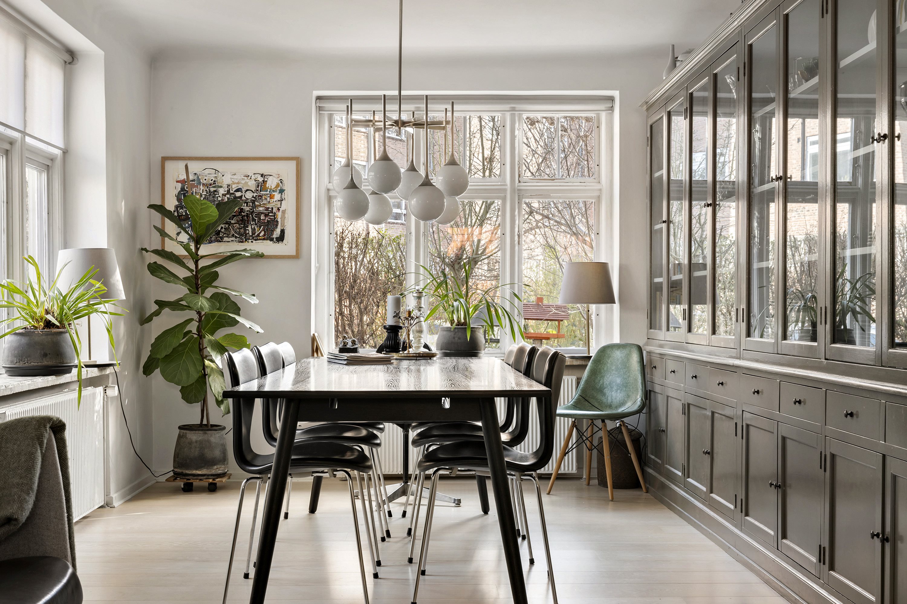 Fremhævet spisestue billede i fuldskærmstilstand. Billede af Skovvej 7, st.., 2930 Klampenborg