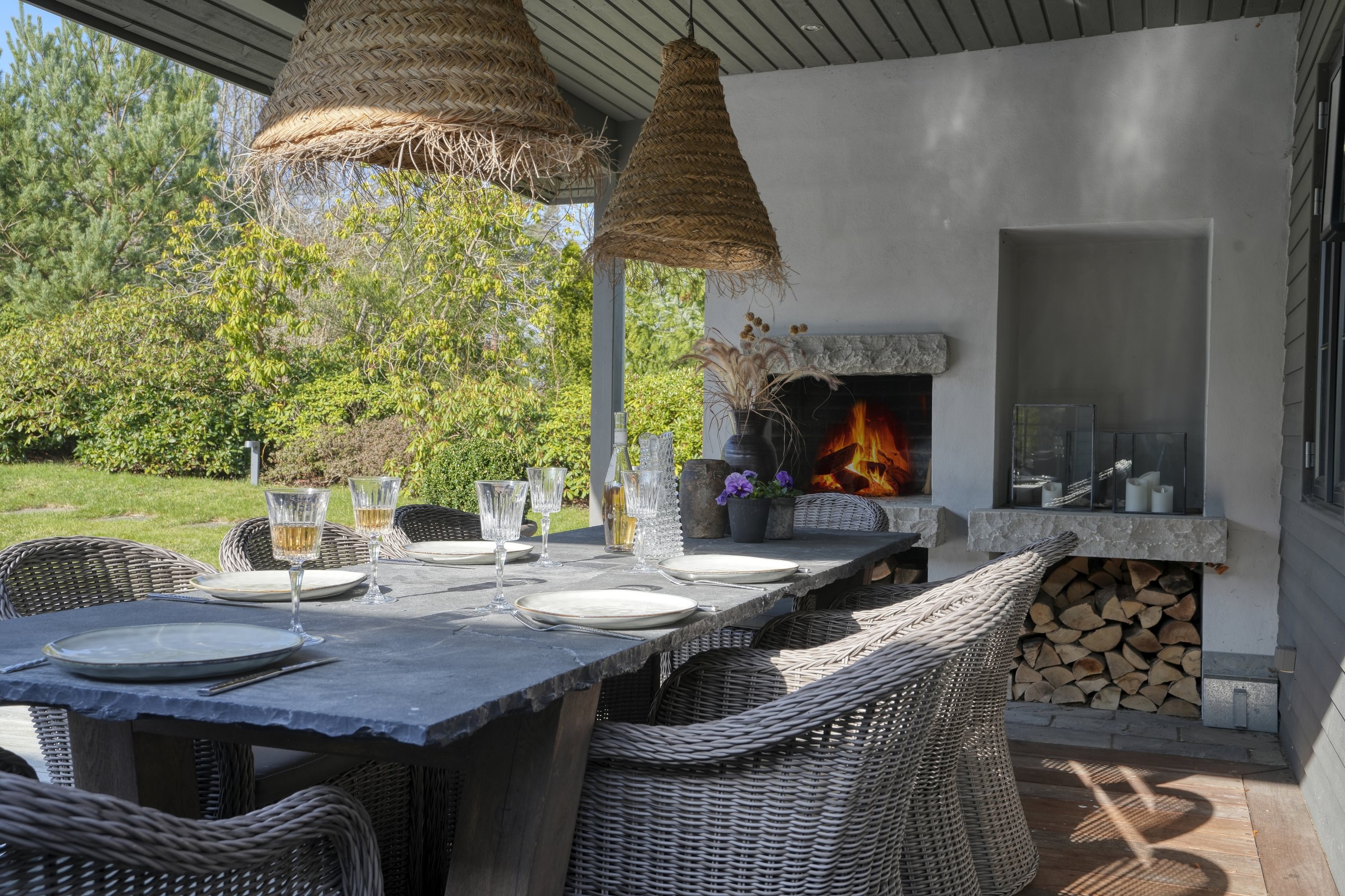 Fremhævet overdækket terrasse billede i fuldskærmstilstand. Billede af Gyvelvej 18, 3100 Hornbæk