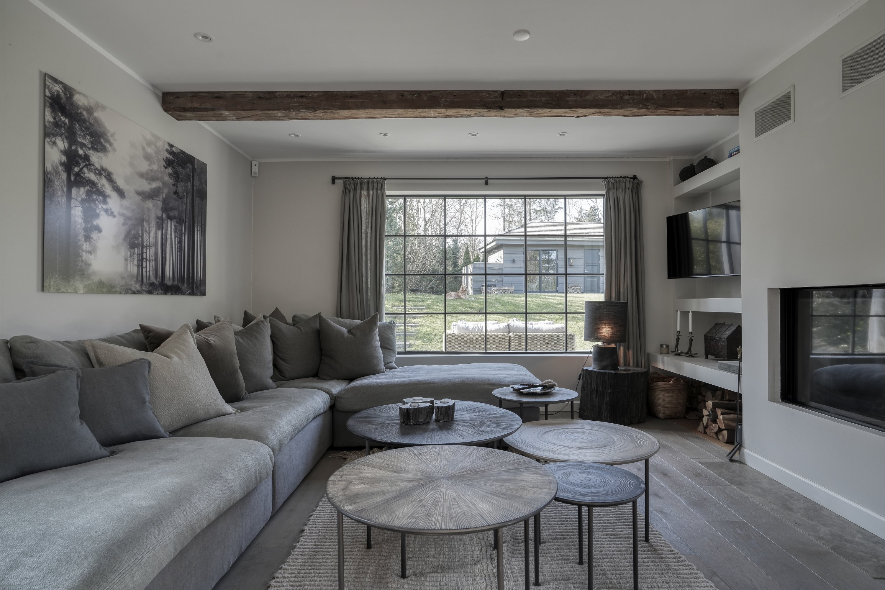 Fremhævet stue billede i fuldskærmstilstand. Billede af Gyvelvej 18, 3100 Hornbæk