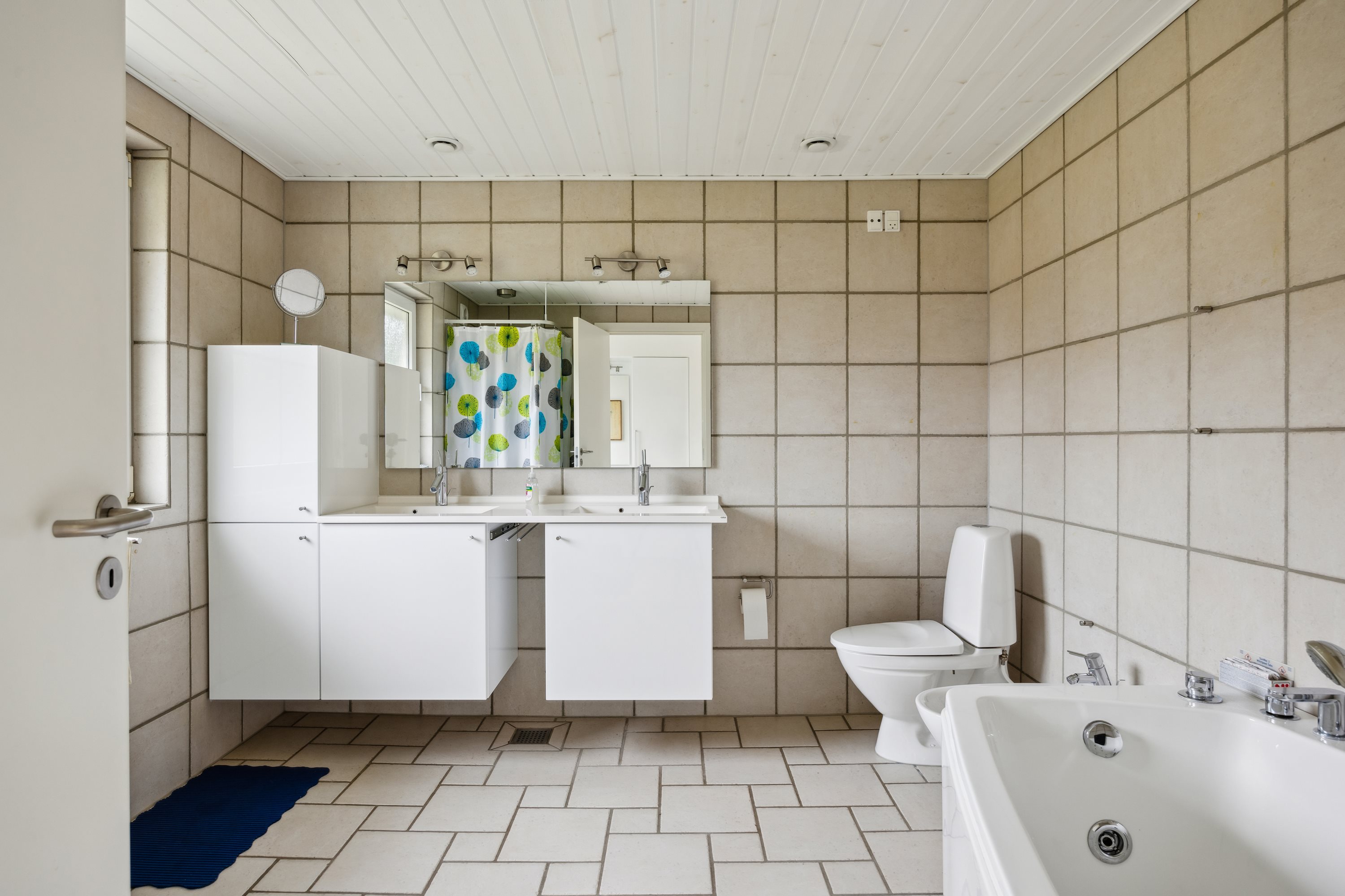 Fremhævet badeværelse billede i fuldskærmstilstand. Billede af Lundshøjvej 29, Handrup Strand, 8400 Ebeltoft