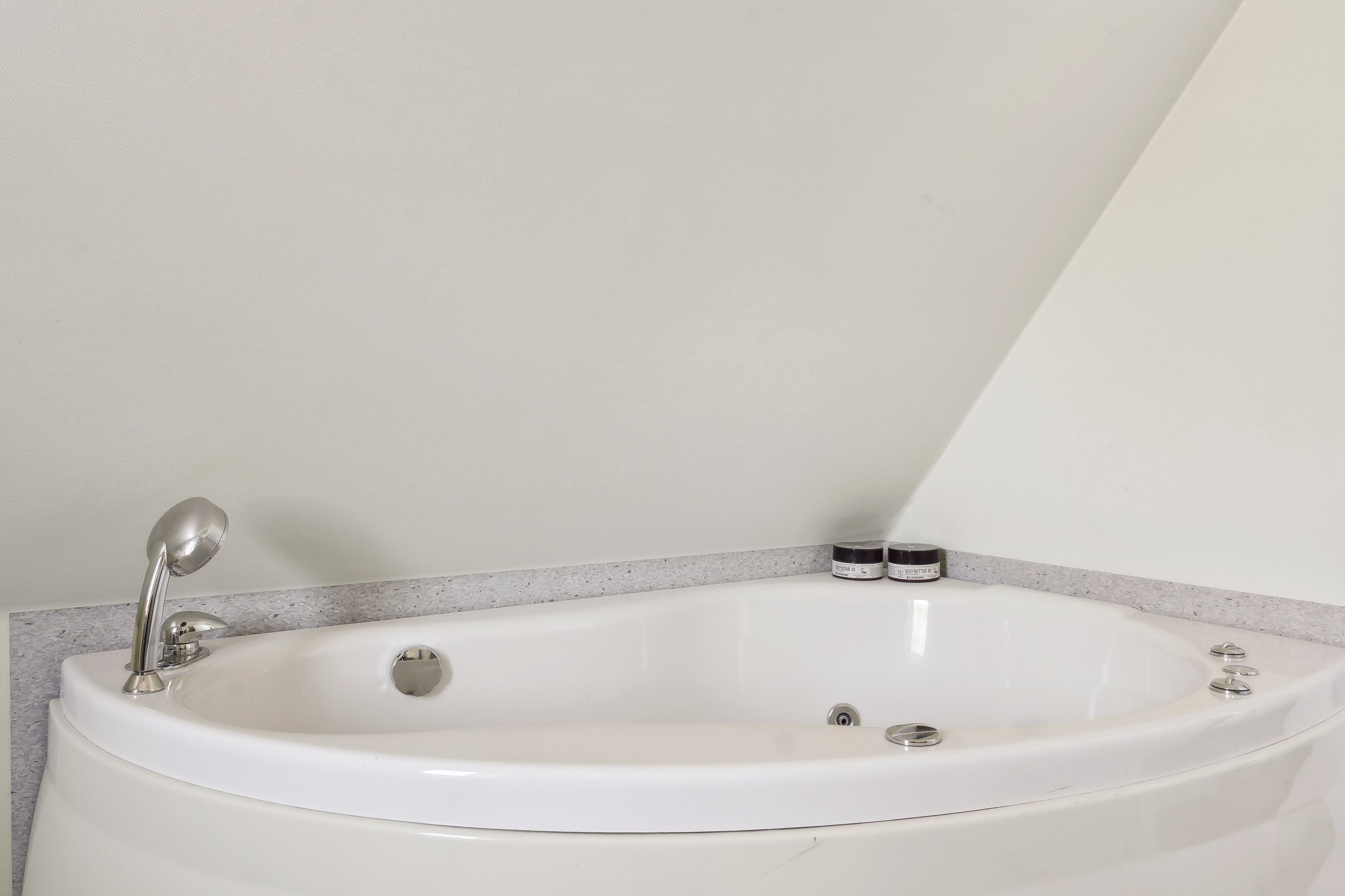 Fremhævet badeværelse billede i fuldskærmstilstand. Billede af Lindbjerg 33, 6200 Aabenraa