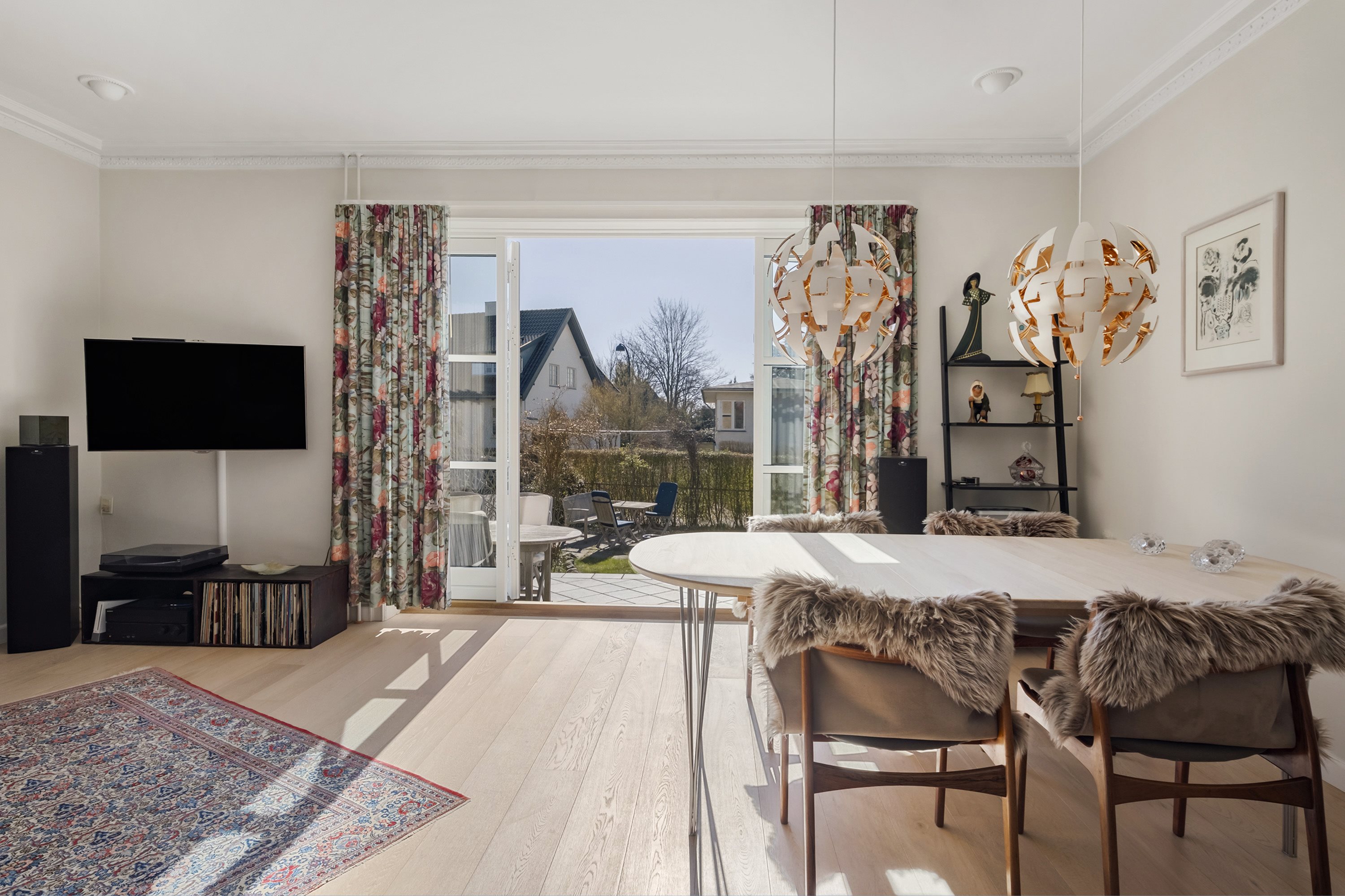 Fremhævet spisestue billede i fuldskærmstilstand. Billede af Skovholmvej 4, 2920 Charlottenlund