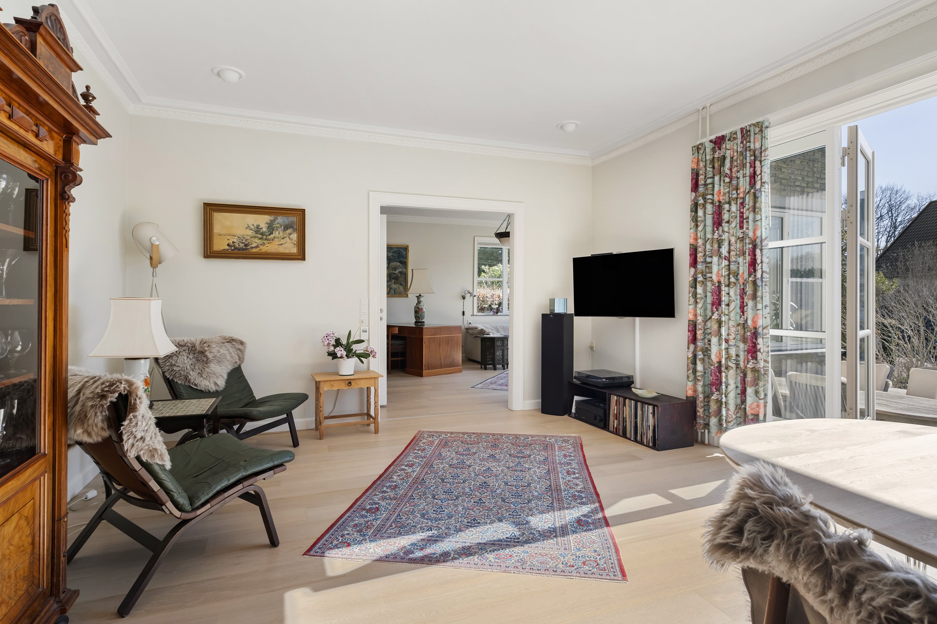 Fremhævet spisestue billede i fuldskærmstilstand. Billede af Skovholmvej 4, 2920 Charlottenlund