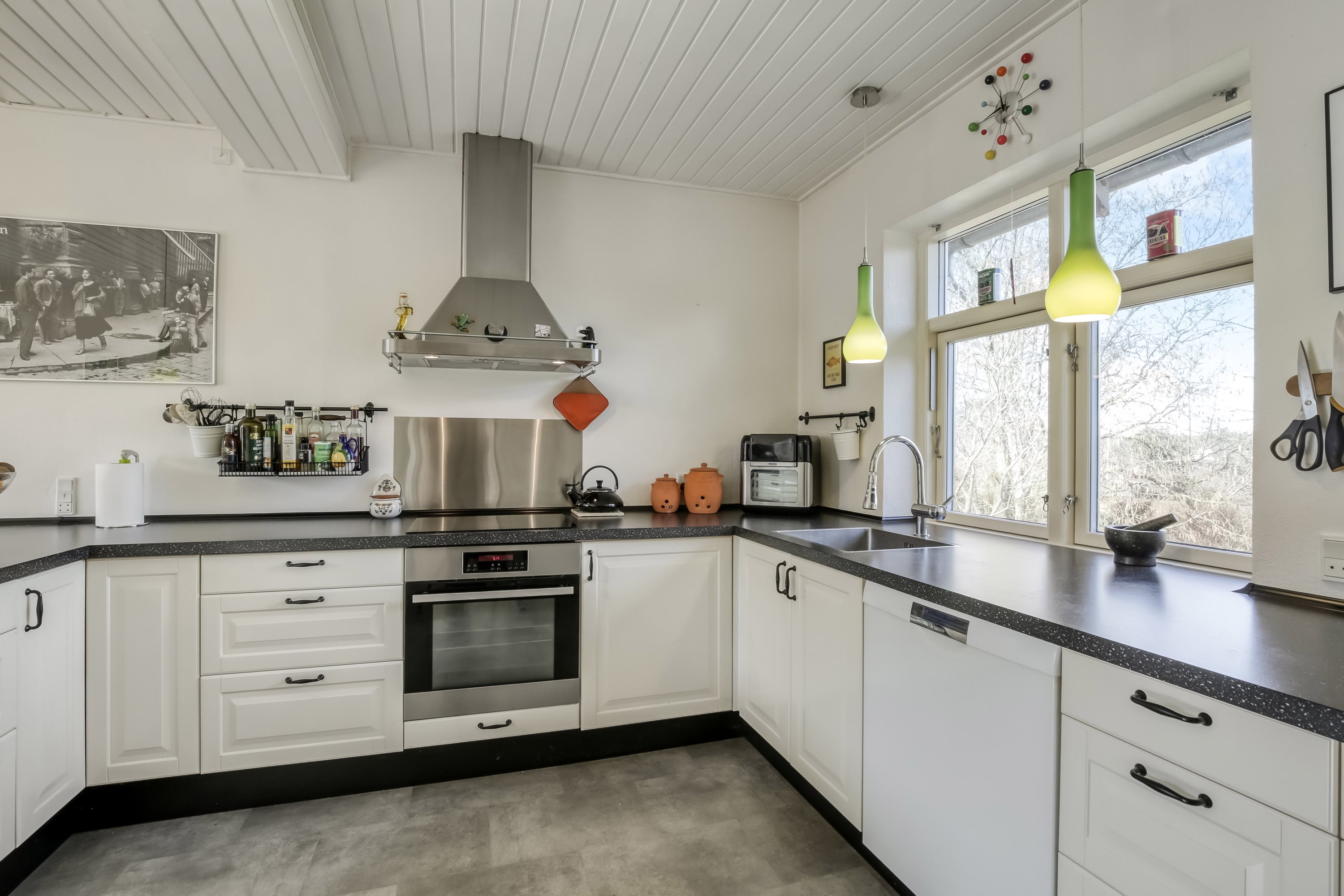 Fremhævet køkken billede i fuldskærmstilstand. Billede af Kirkevej 21, Pindstrup, 8550 Ryomgård