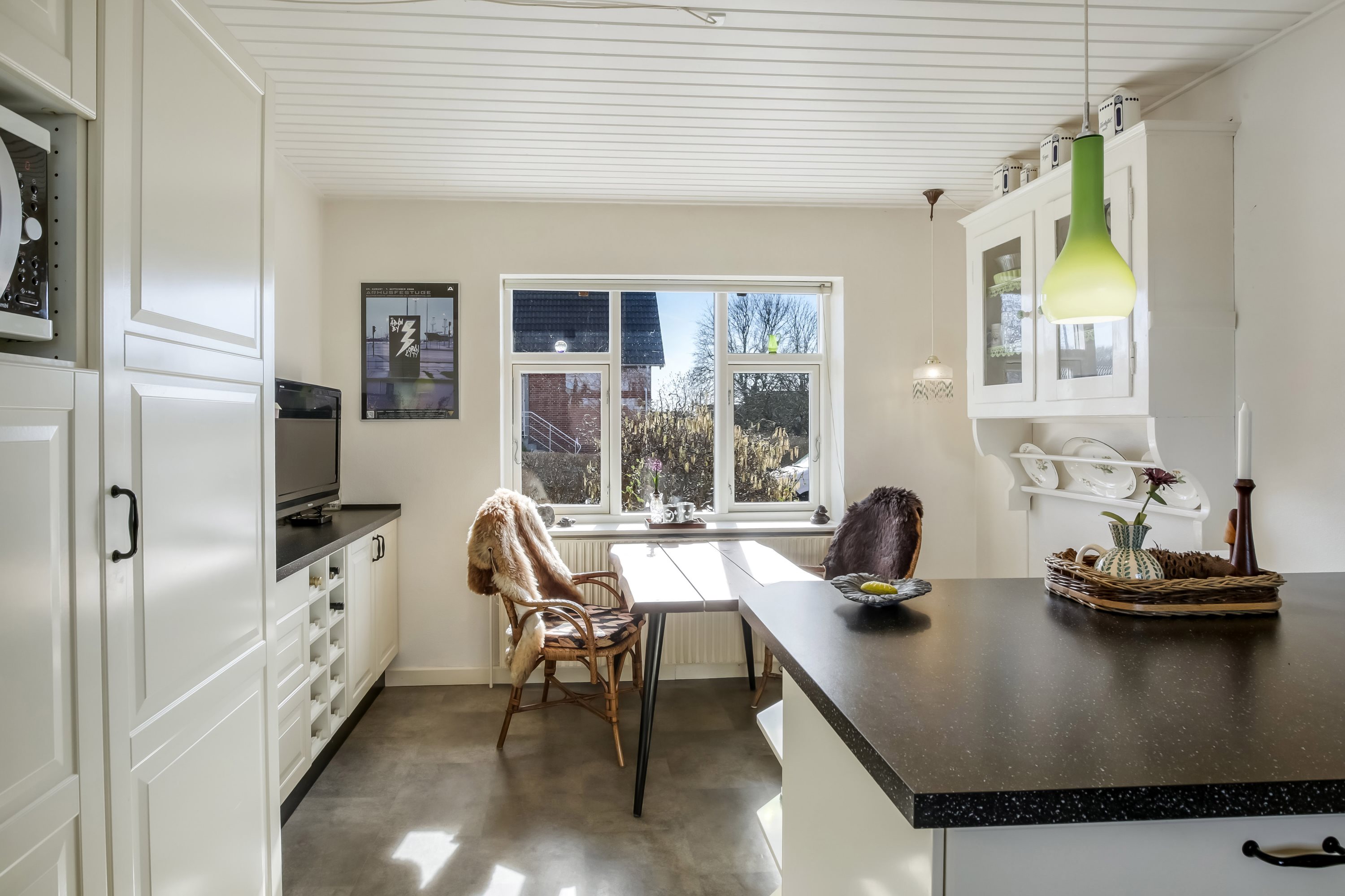 Fremhævet stue billede i fuldskærmstilstand. Billede af Kirkevej 21, Pindstrup, 8550 Ryomgård