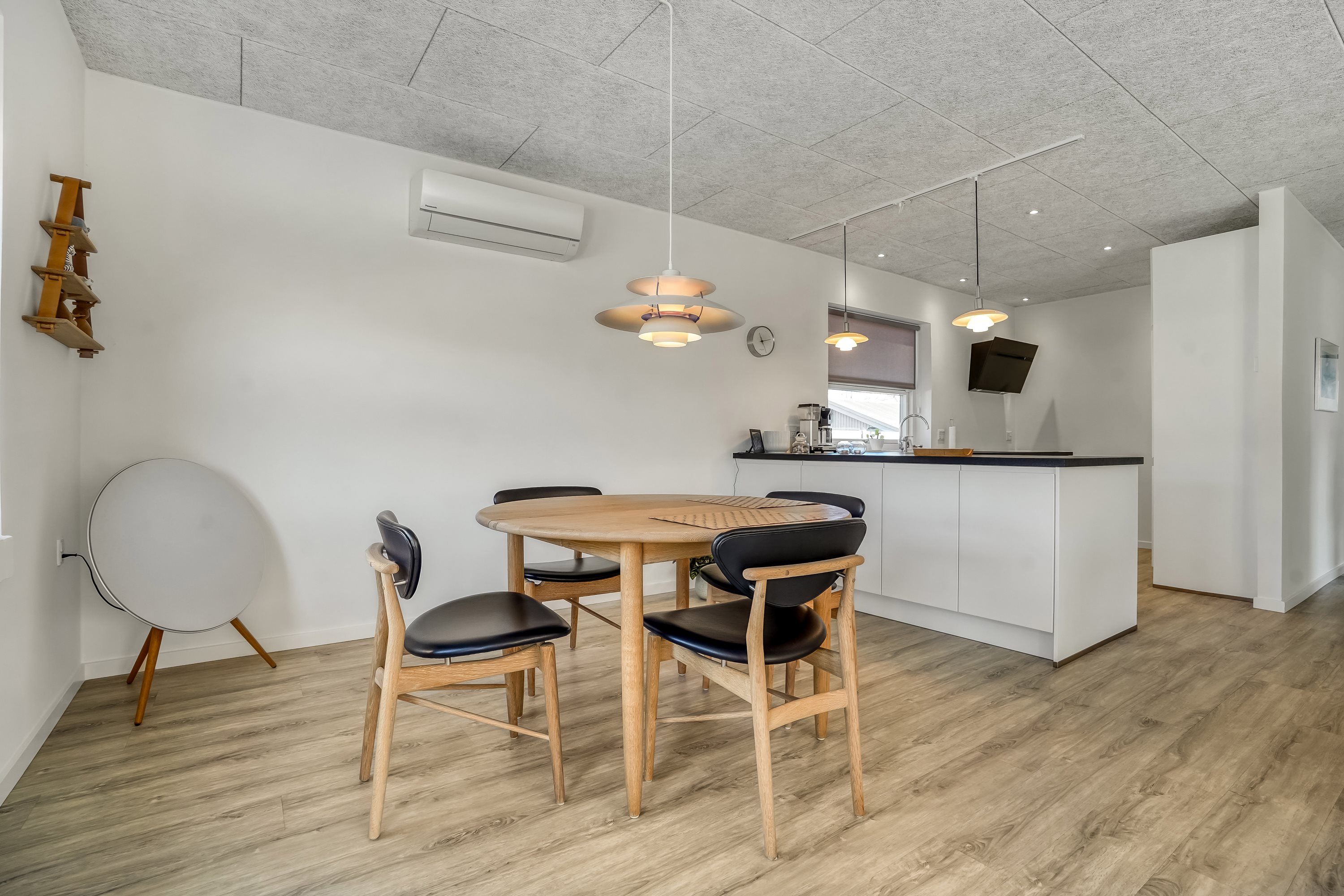 Fremhævet køkken billede i fuldskærmstilstand. Billede af Kærvangen 14, Skrillinge, 5500 Middelfart