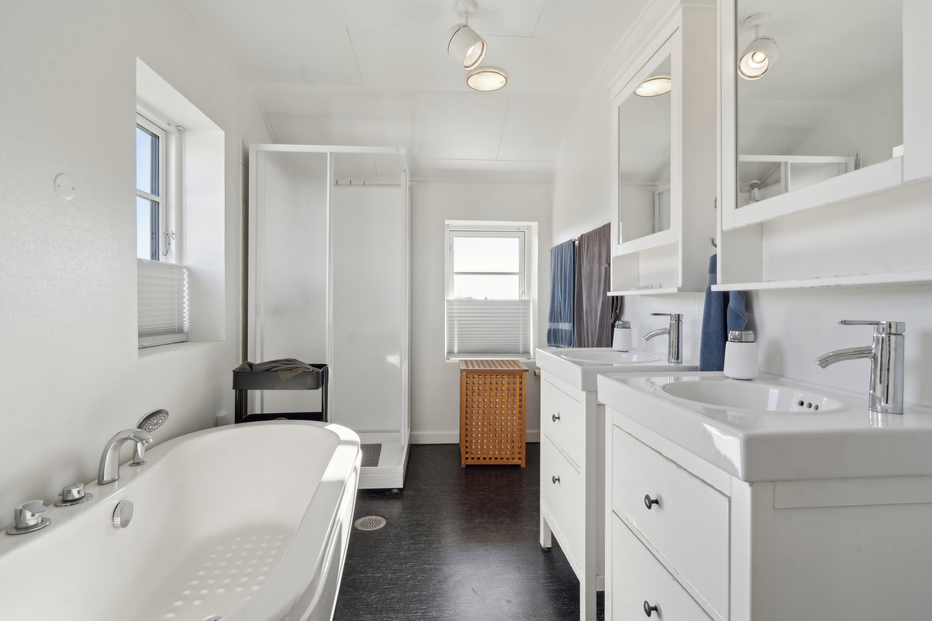 Fremhævet badeværelse billede i fuldskærmstilstand. Billede af Bjørnøvej 100, 5700 Svendborg