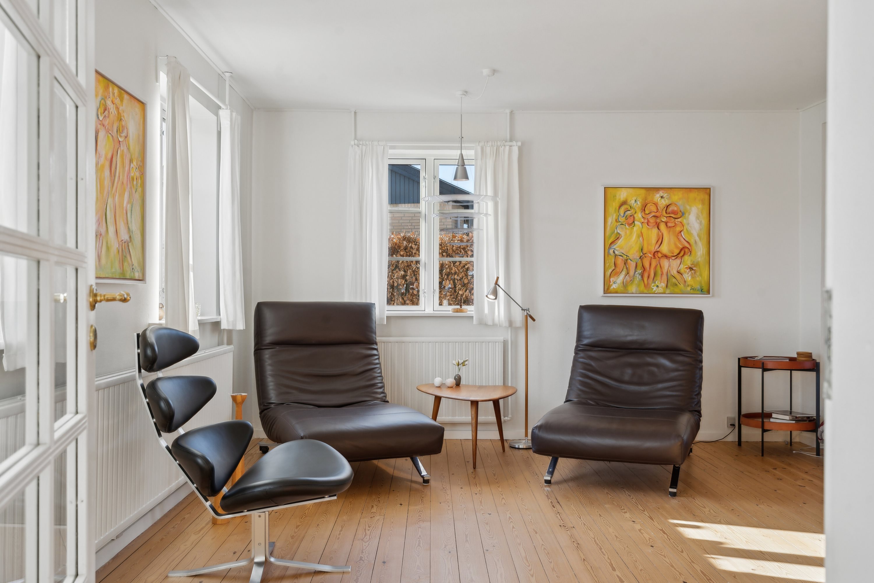 Fremhævet stue billede i fuldskærmstilstand. Billede af Bjørnøvej 100, 5700 Svendborg