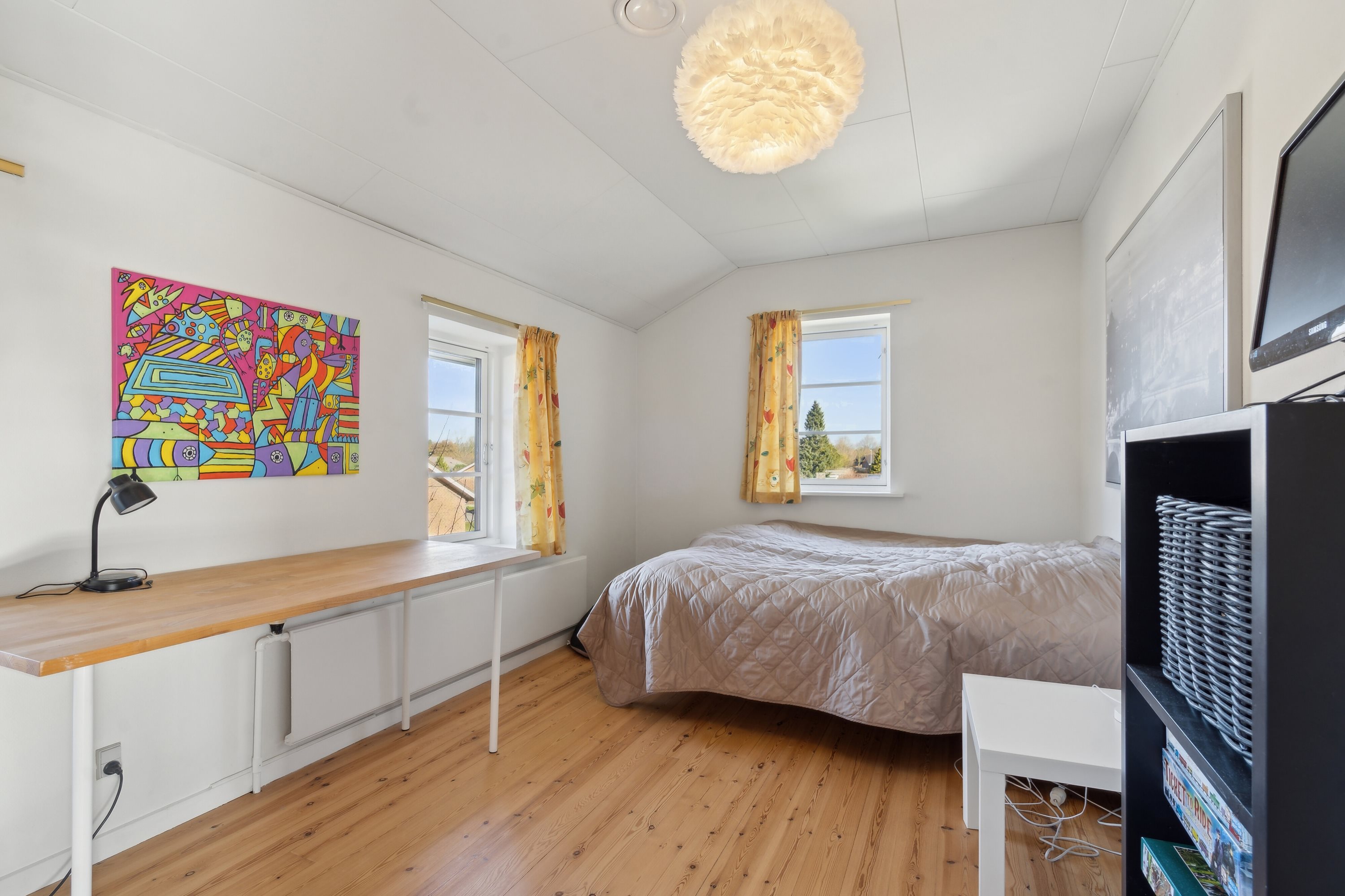 Fremhævet soveværelse billede i fuldskærmstilstand. Billede af Bjørnøvej 100, 5700 Svendborg