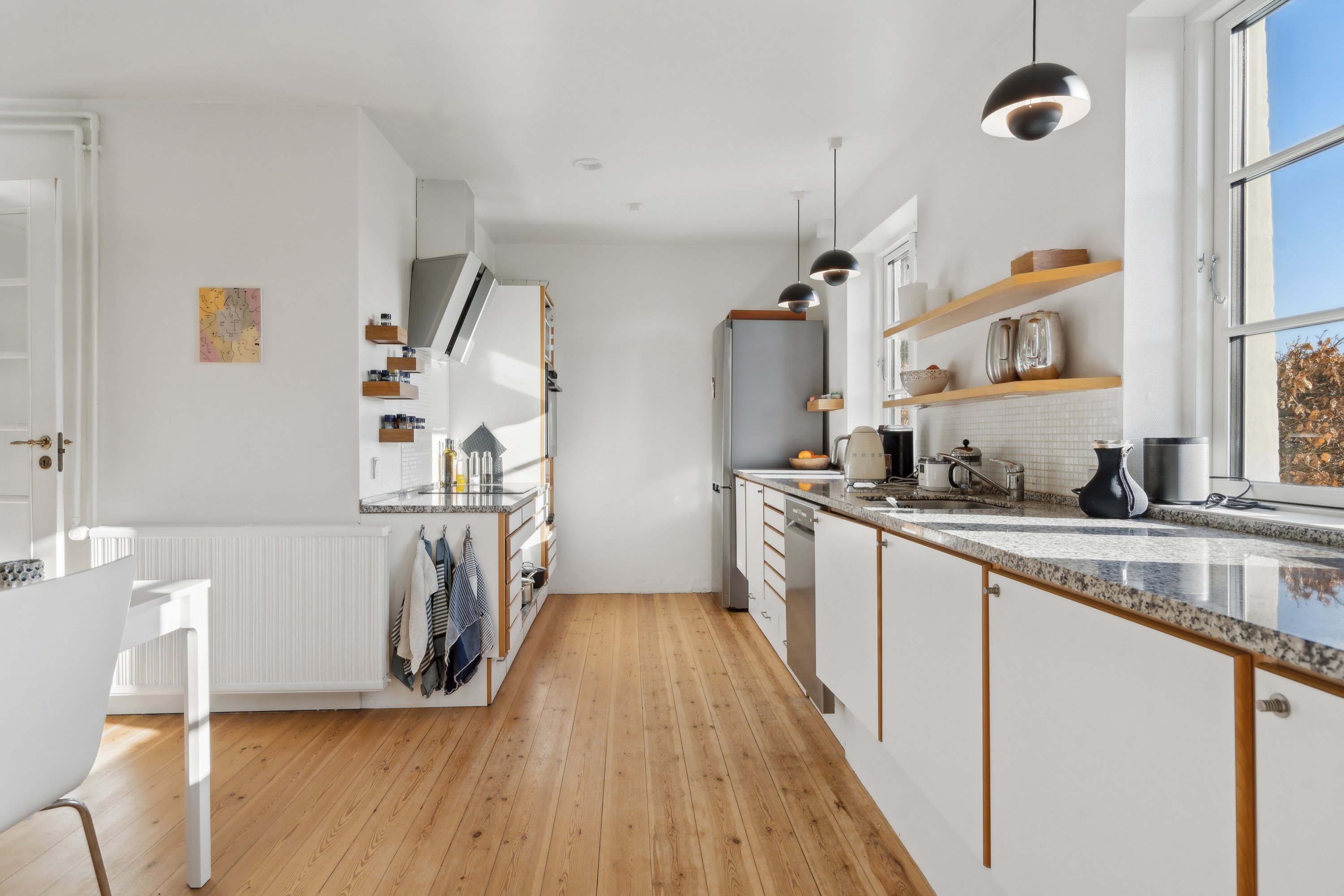 Fremhævet køkken billede i fuldskærmstilstand. Billede af Bjørnøvej 100, 5700 Svendborg