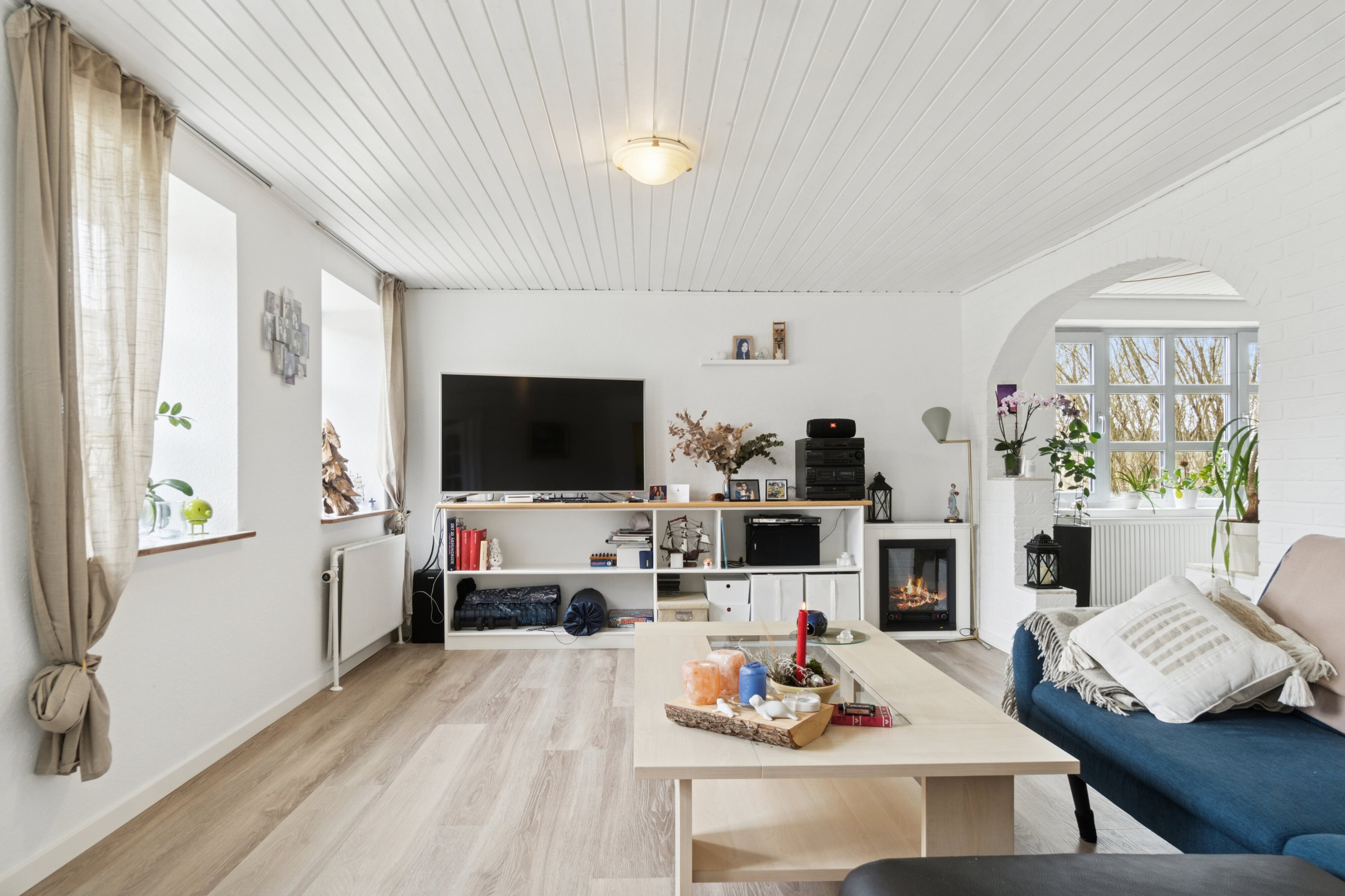 Fremhævet stue billede i fuldskærmstilstand. Billede af Tåstrupvej 117, 8462 Harlev J