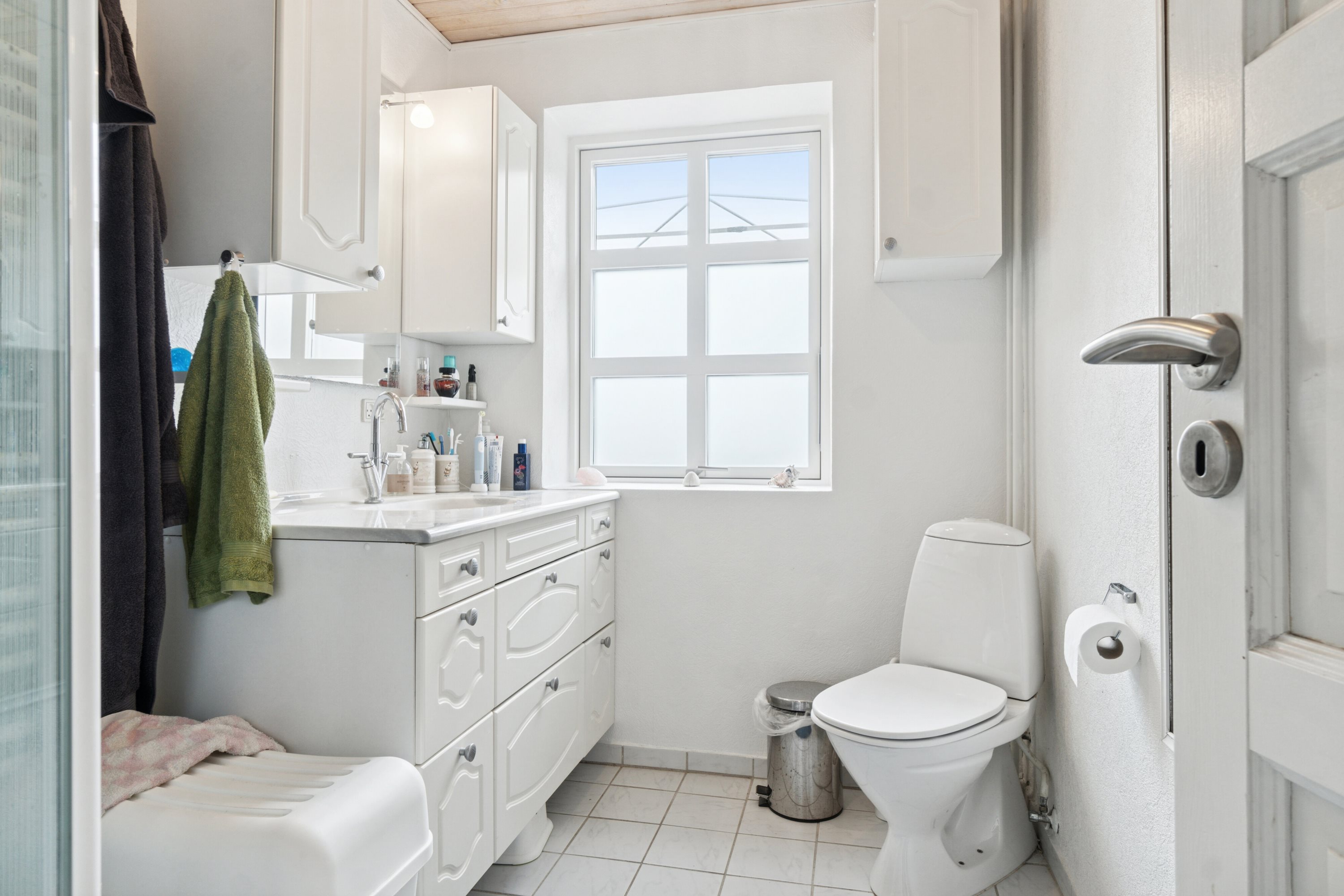 Fremhævet badeværelse billede i fuldskærmstilstand. Billede af Tåstrupvej 117, 8462 Harlev J