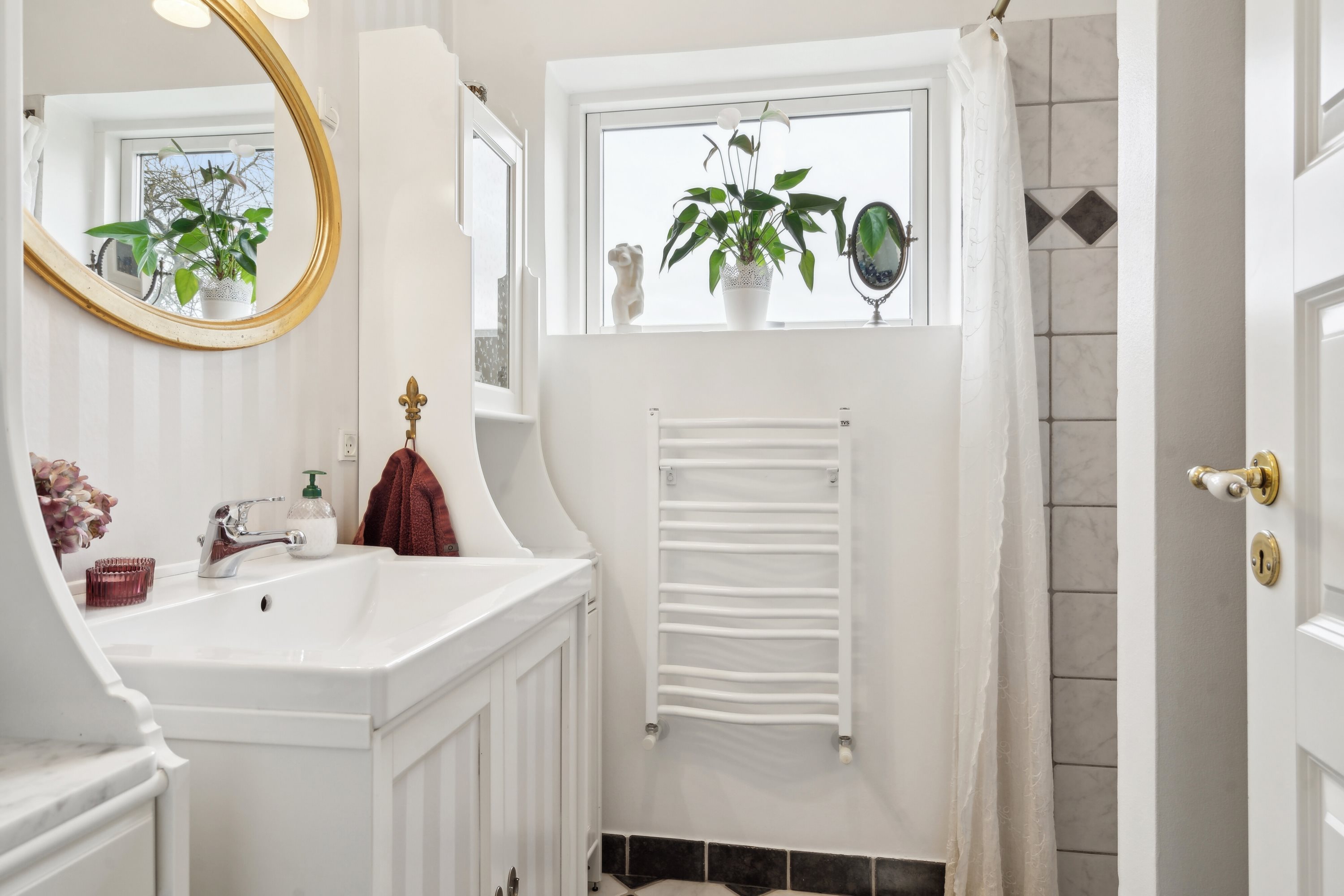 Fremhævet badeværelse billede i fuldskærmstilstand. Billede af Sdr. Højrupvejen 20, Sønder Højrup, 5750 Ringe