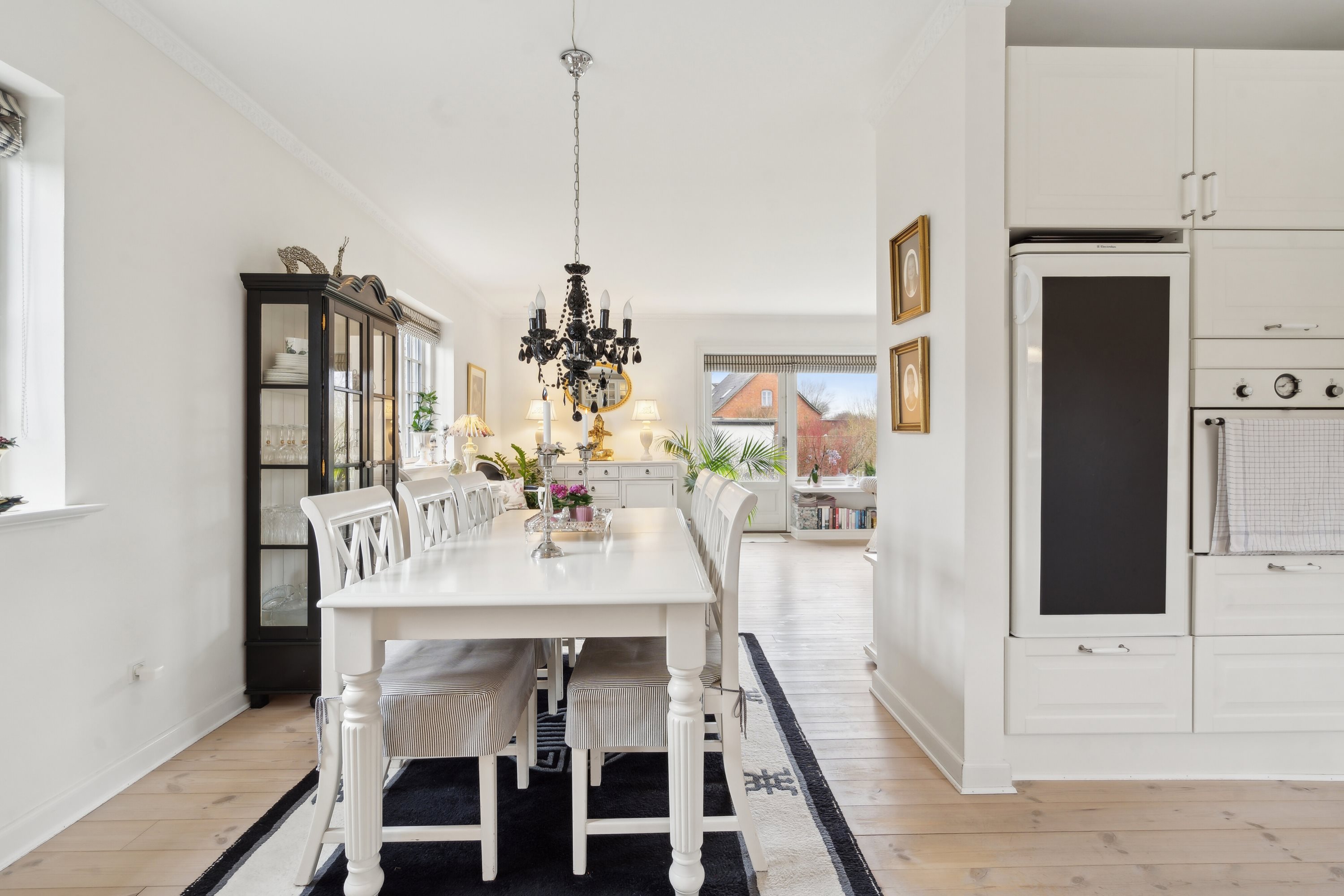 Fremhævet spiseplads billede i fuldskærmstilstand. Billede af Sdr. Højrupvejen 20, Sønder Højrup, 5750 Ringe