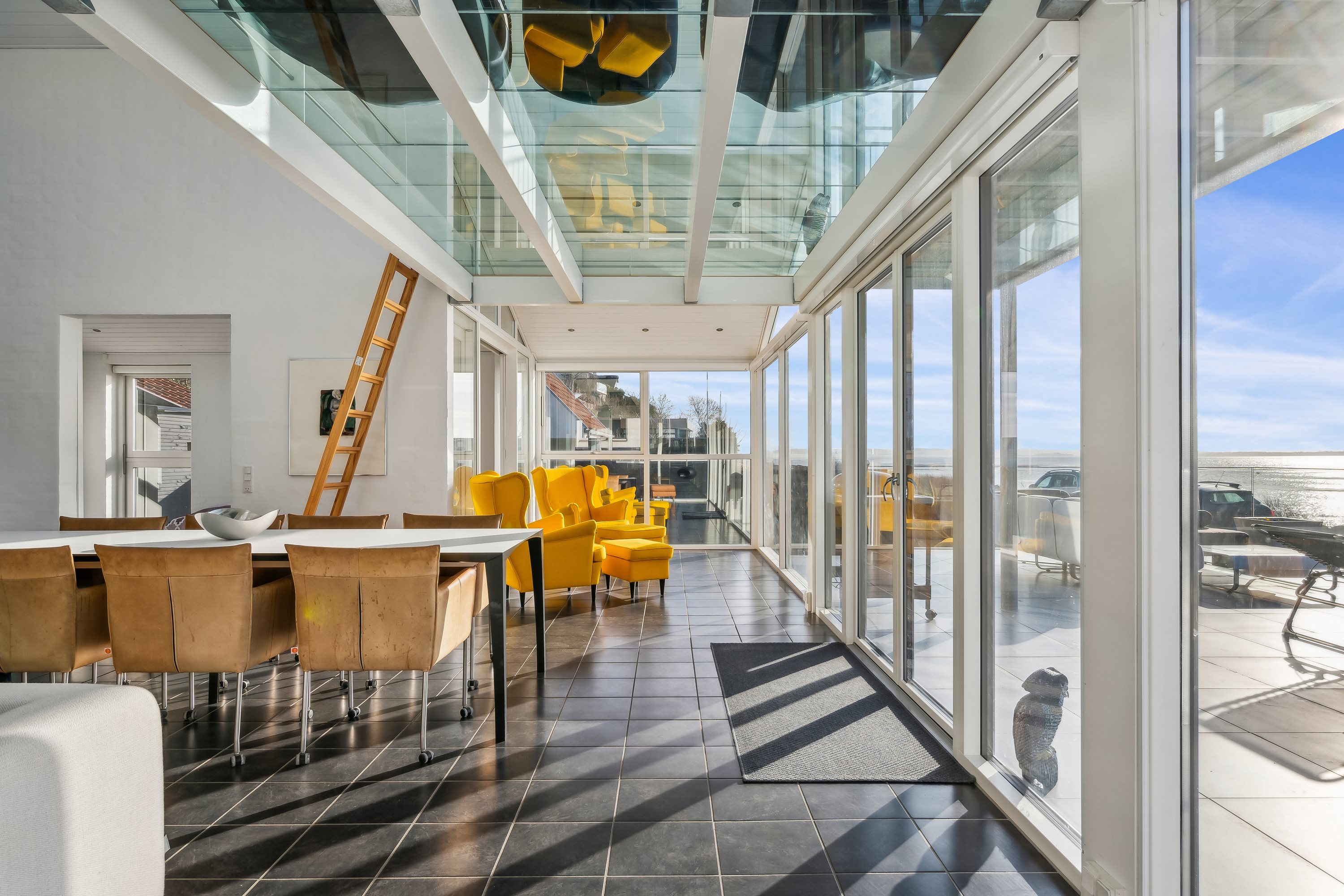 Fremhævet stue billede i fuldskærmstilstand. Billede af Havbakkevej 73, 8250 Egå