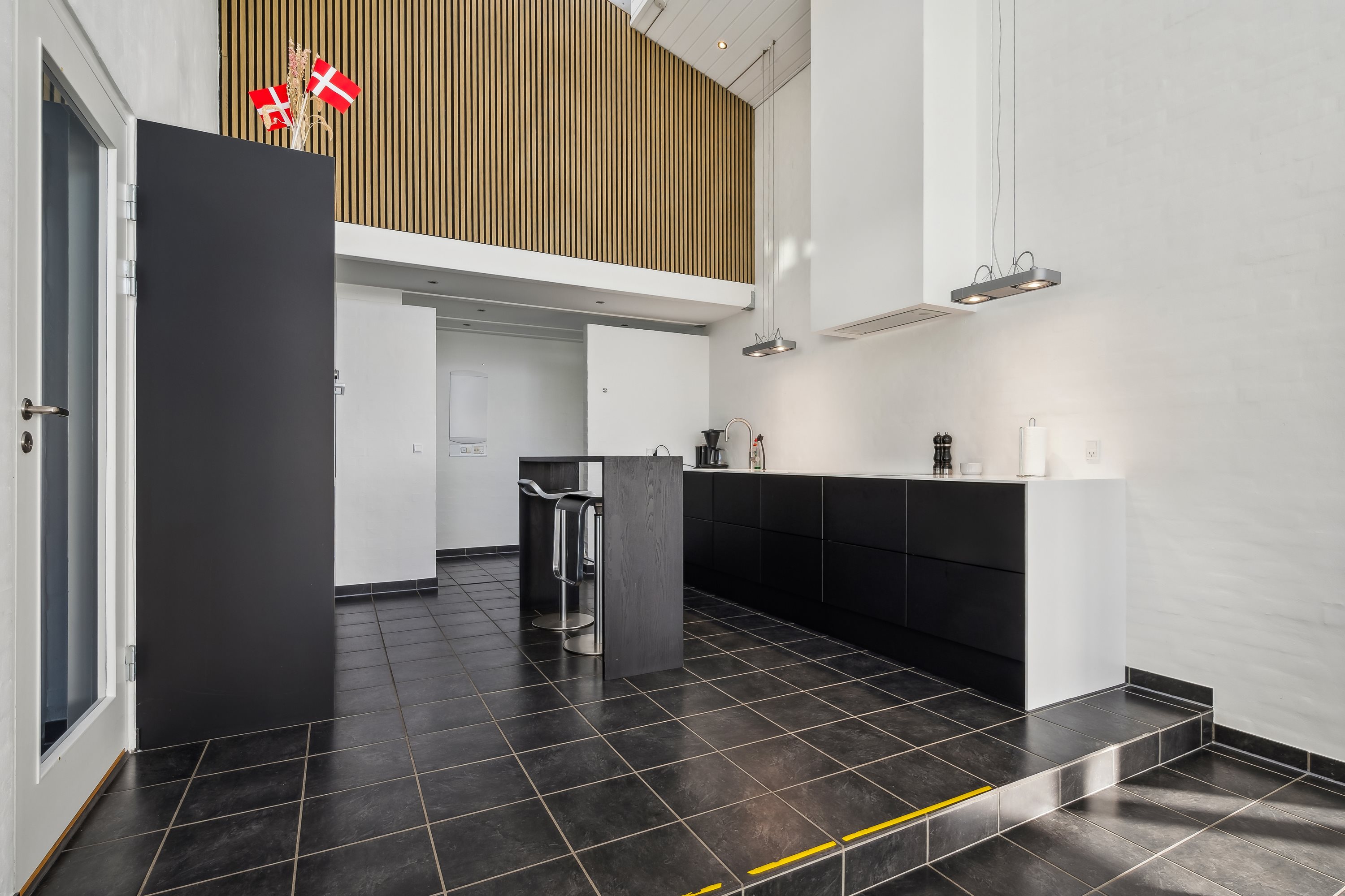 Fremhævet køkken billede i fuldskærmstilstand. Billede af Havbakkevej 73, 8250 Egå