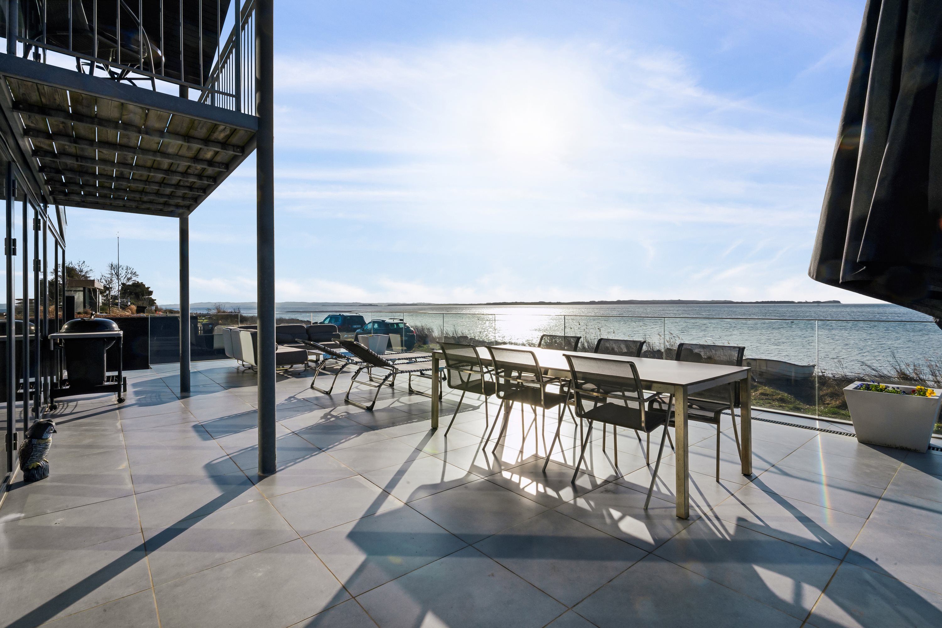 Fremhævet terrasse billede i fuldskærmstilstand. Billede af Havbakkevej 73, 8250 Egå