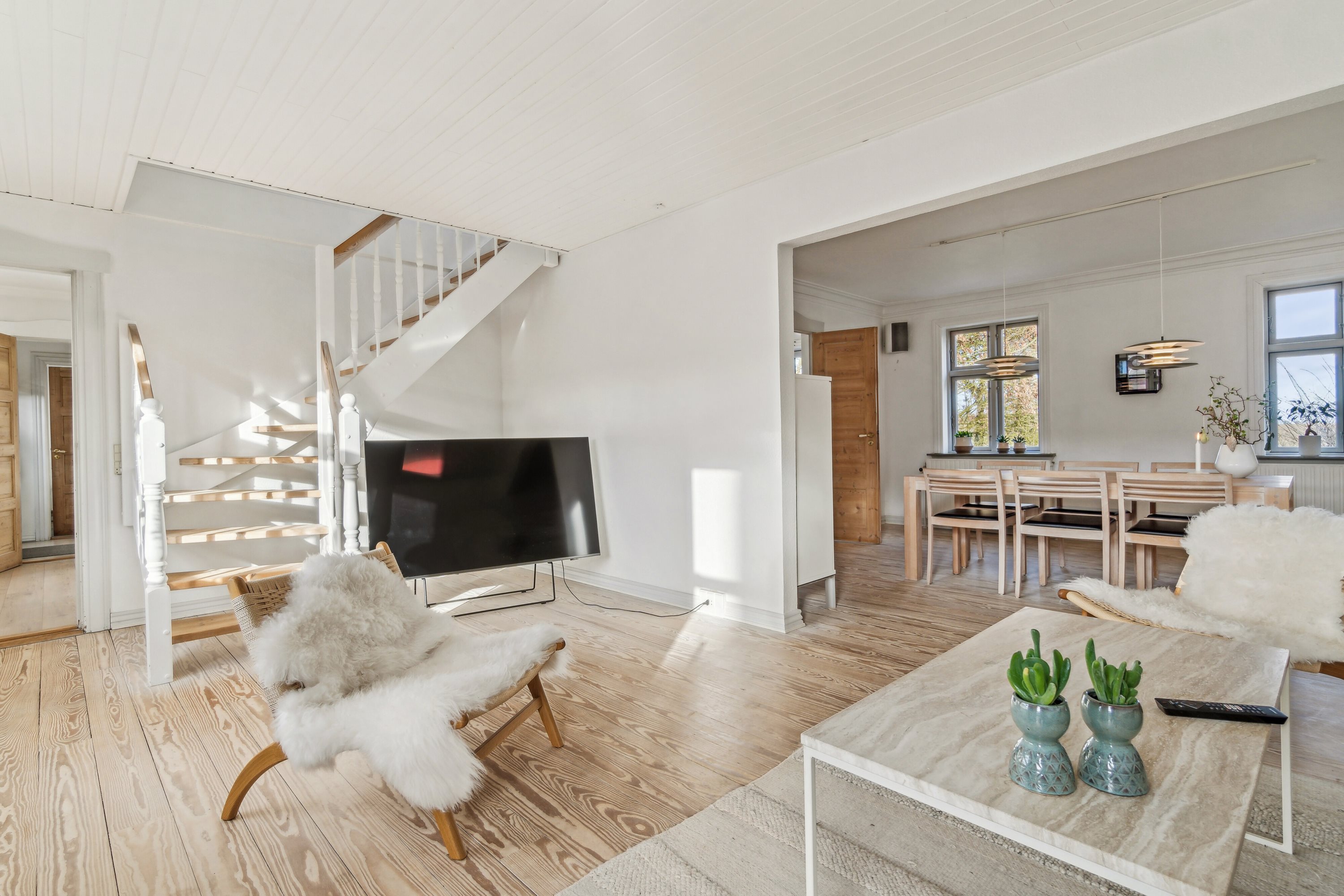 Fremhævet stue billede i fuldskærmstilstand. Billede af Åsvej 4, Silstrup, 7700 Thisted