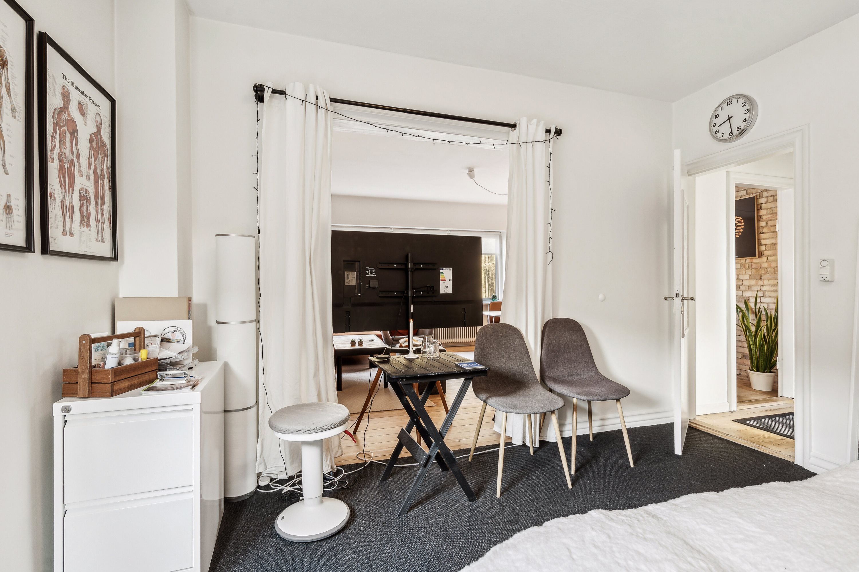 Fremhævet værelse billede i fuldskærmstilstand. Billede af Åløkke Allé 51, st.., 5000 Odense C