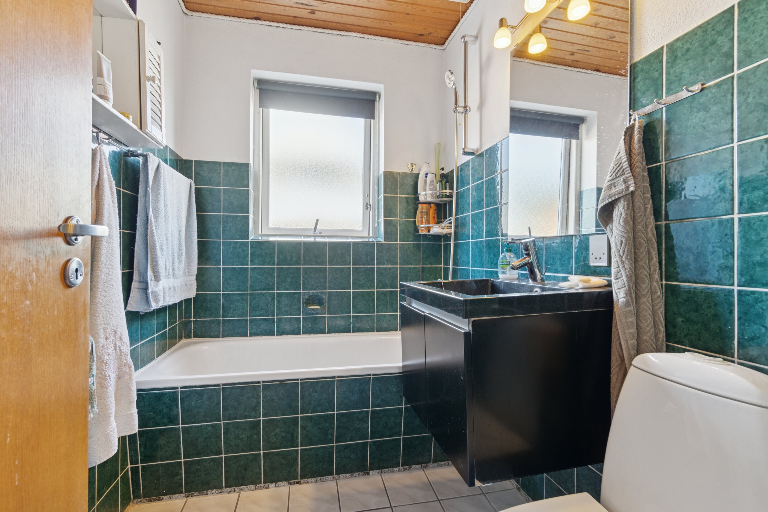 Fremhævet badeværelse billede i fuldskærmstilstand. Billede af Svanholmvej 3, Agger, 7770 Vestervig