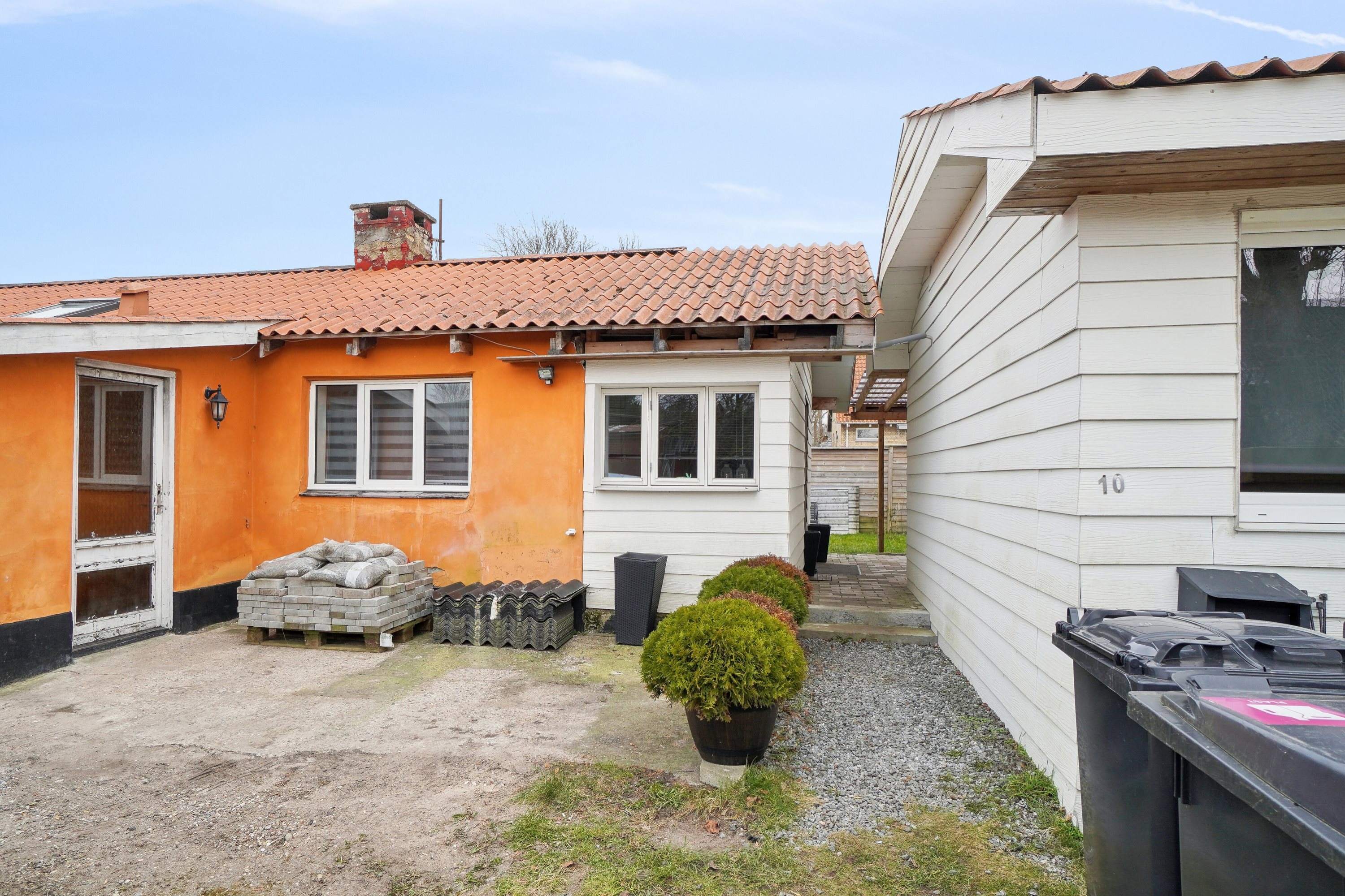 Miniaturebillede 1: set fra vejen. Billede af Trælastvej 10, Audebo, 4300 Holbæk