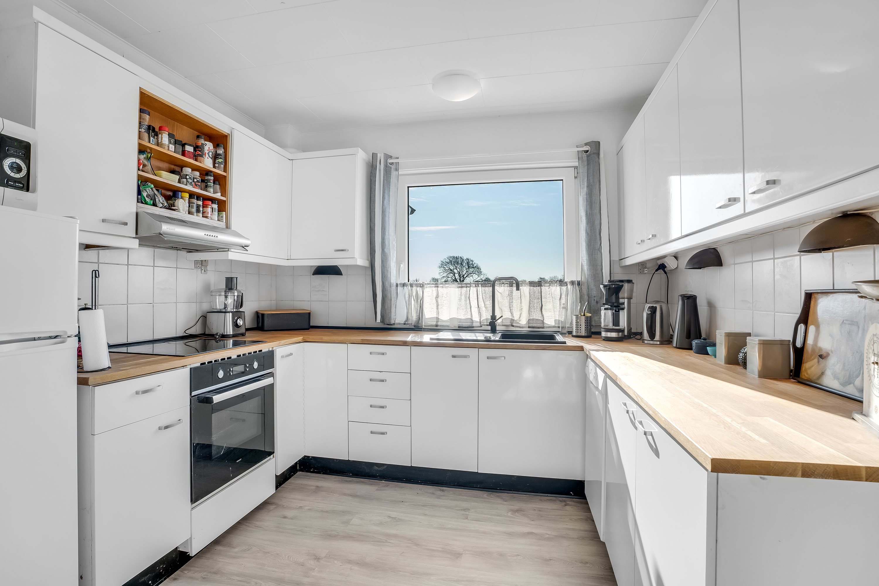 Fremhævet køkken billede i fuldskærmstilstand. Billede af Egholm Strandvej 13, 4913 Horslunde