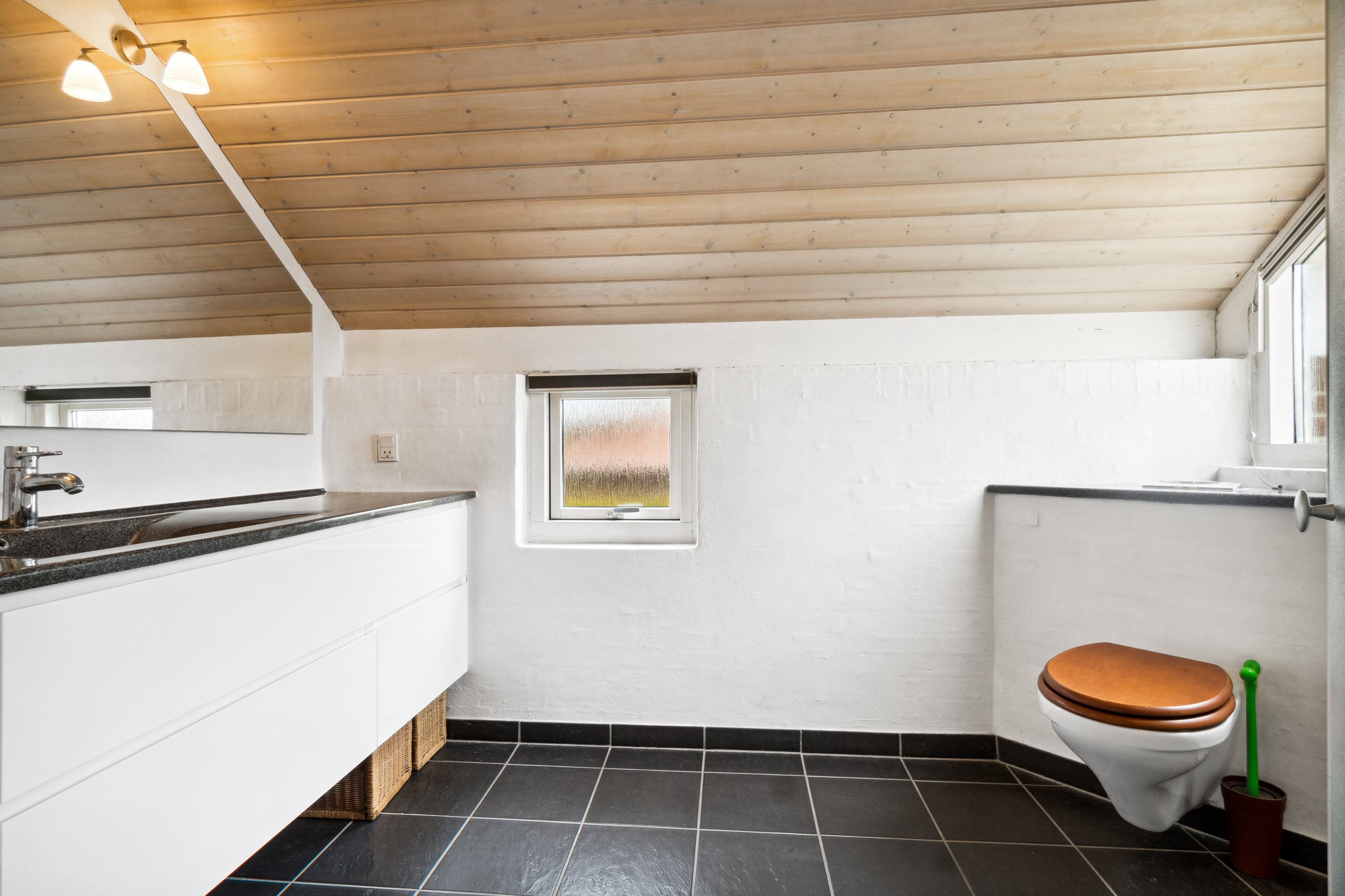 Fremhævet badeværelse billede i fuldskærmstilstand. Billede af Katterhøjvej 9, Skåde, 8270 Højbjerg