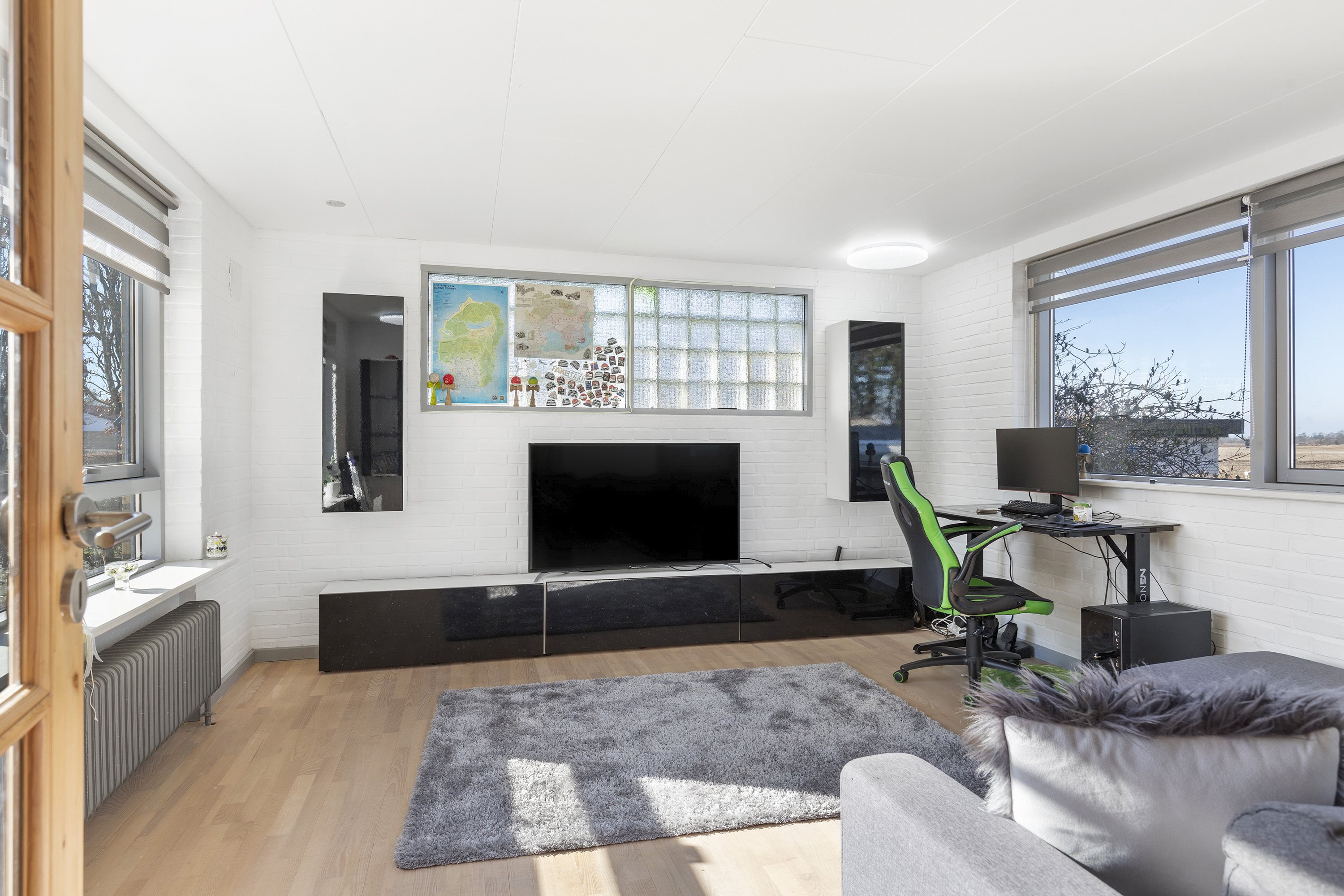 Fremhævet stue billede i fuldskærmstilstand. Billede af Hørmestedvej 325, Hørmested, 9870 Sindal