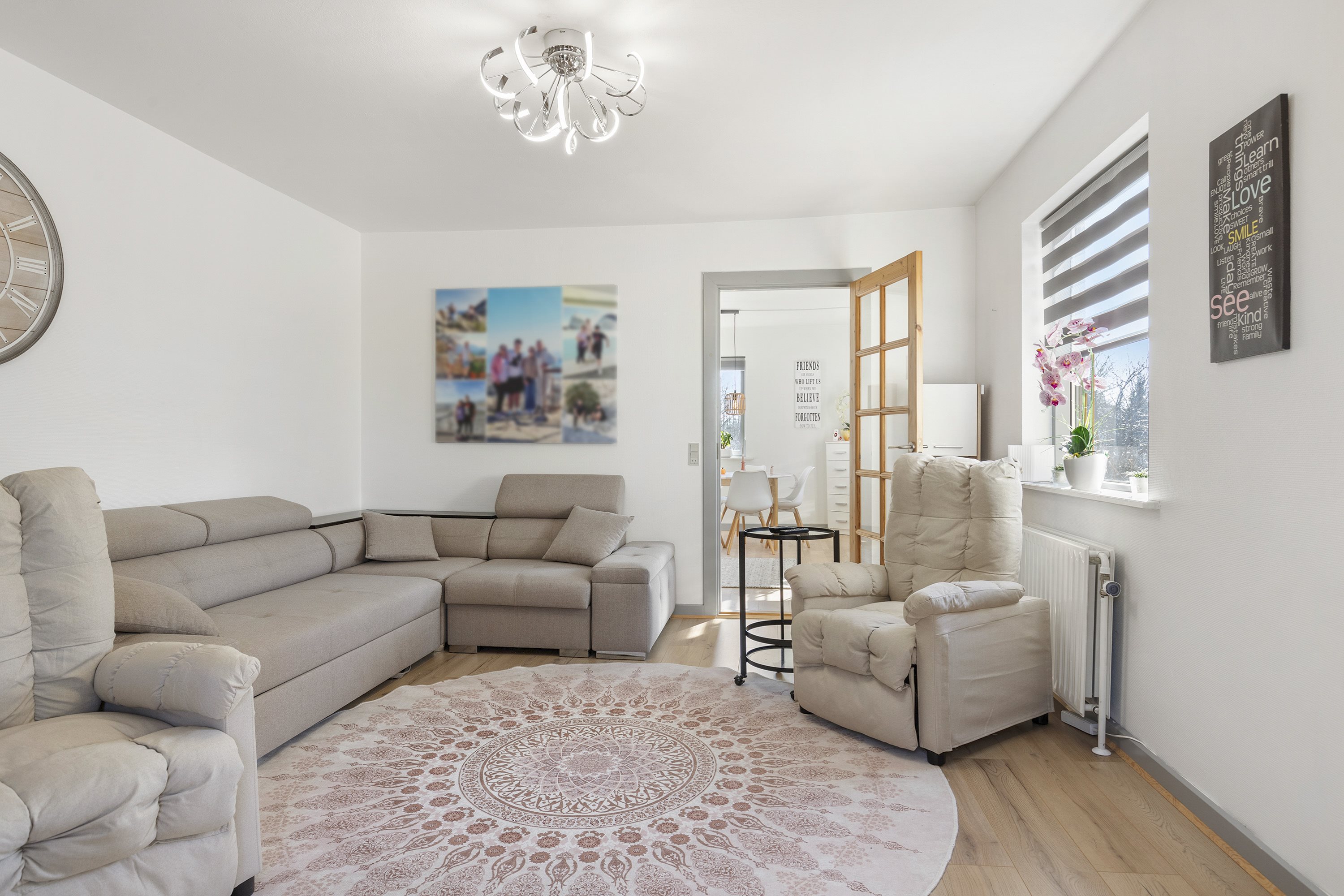 Fremhævet stue billede i fuldskærmstilstand. Billede af Hørmestedvej 325, Hørmested, 9870 Sindal