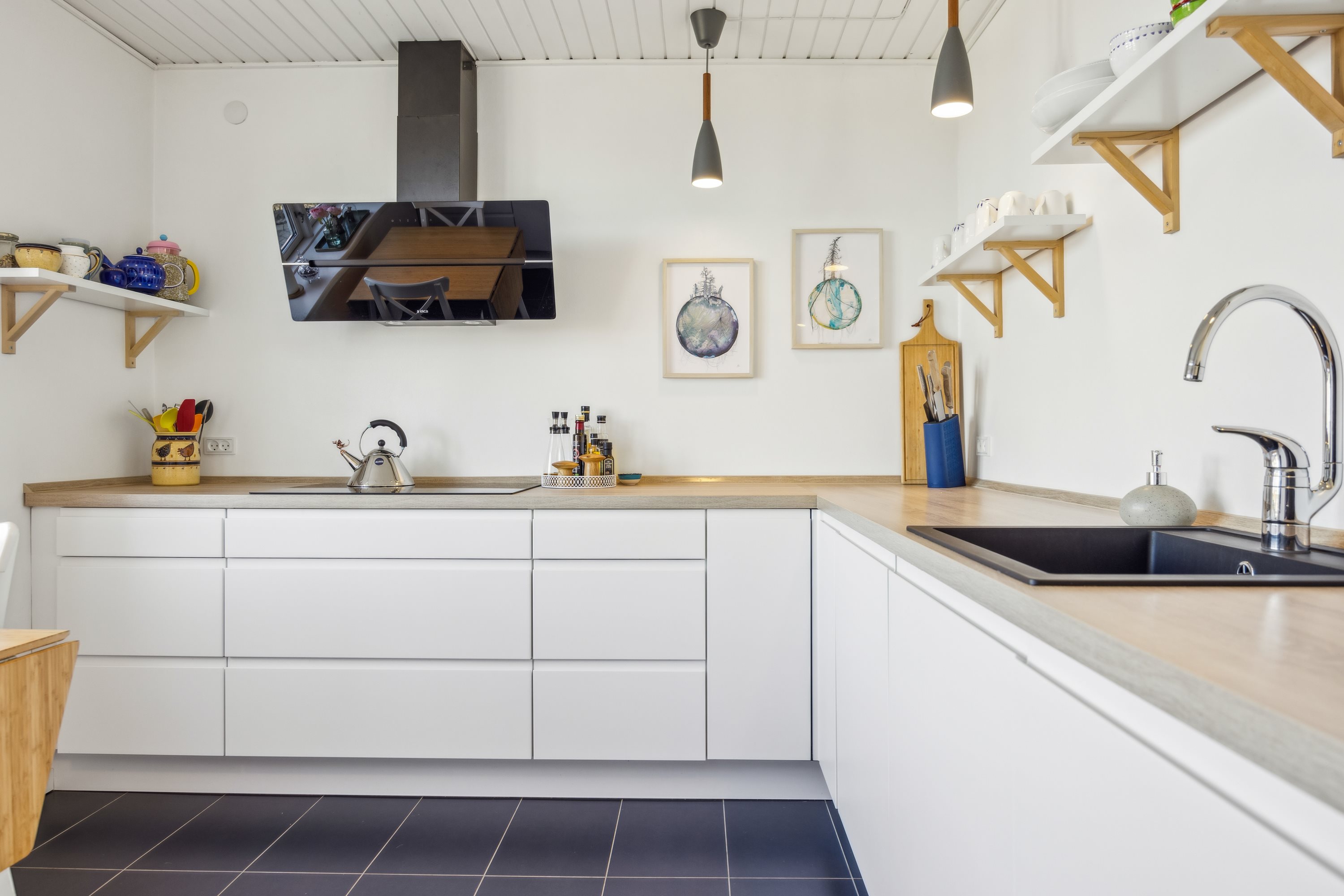 Fremhævet køkken billede i fuldskærmstilstand. Billede af Toftevej 46, 9400 Nørresundby