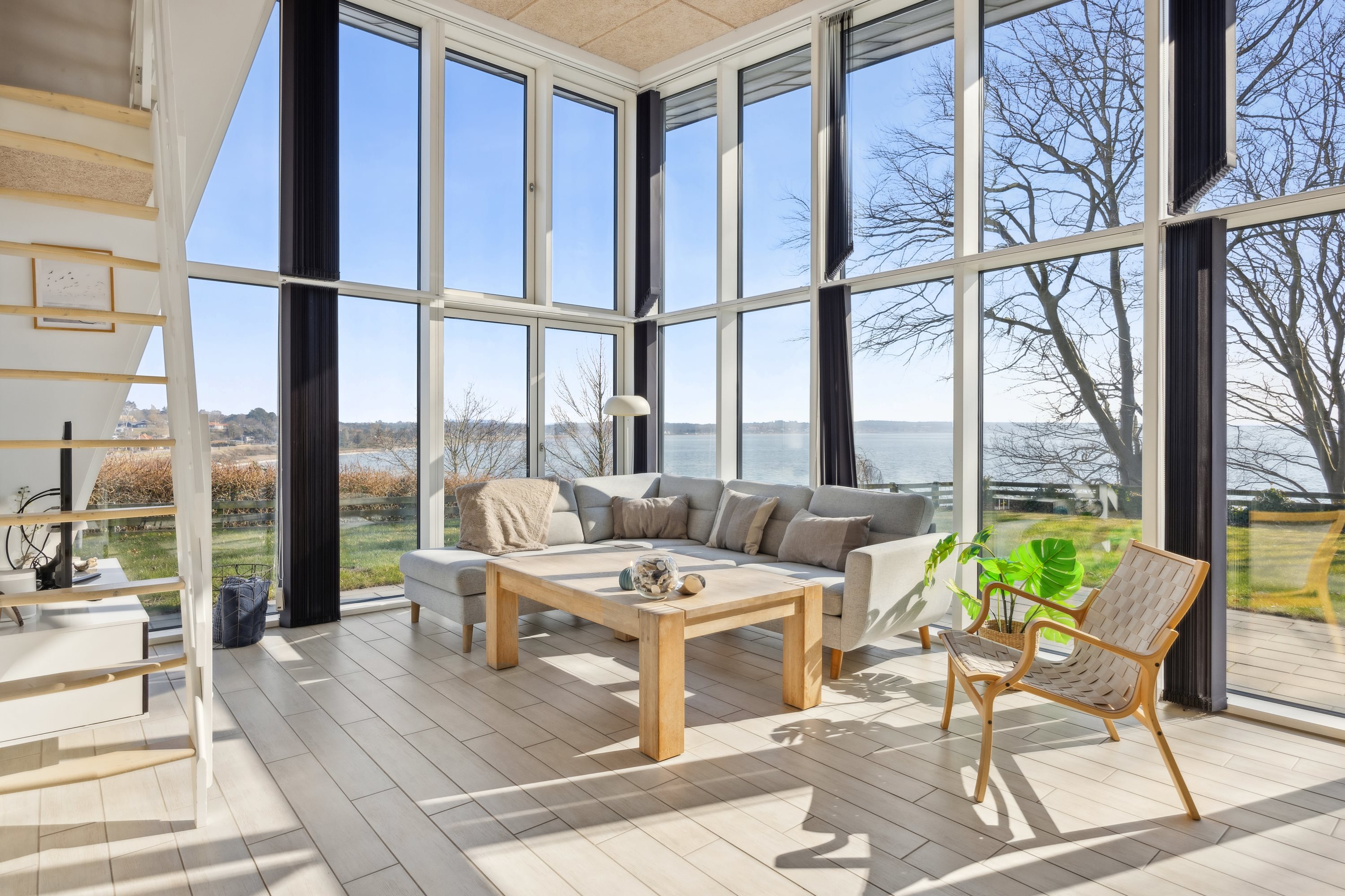 Fremhævet stue billede i fuldskærmstilstand. Billede af Makrelvej 9, Egsmark Strand, 8400 Ebeltoft