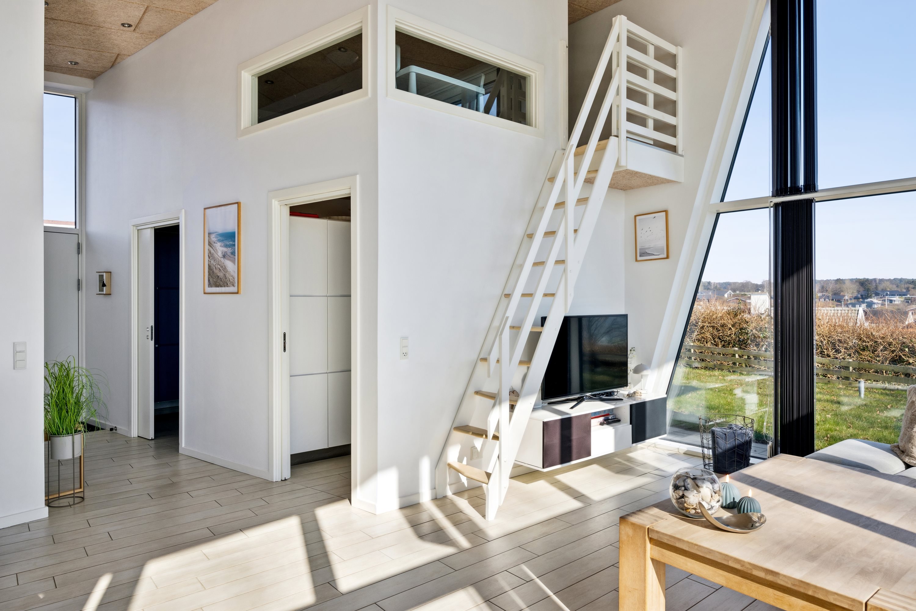 Fremhævet ejendom 1 billede i fuldskærmstilstand. Billede af Makrelvej 9, Egsmark Strand, 8400 Ebeltoft