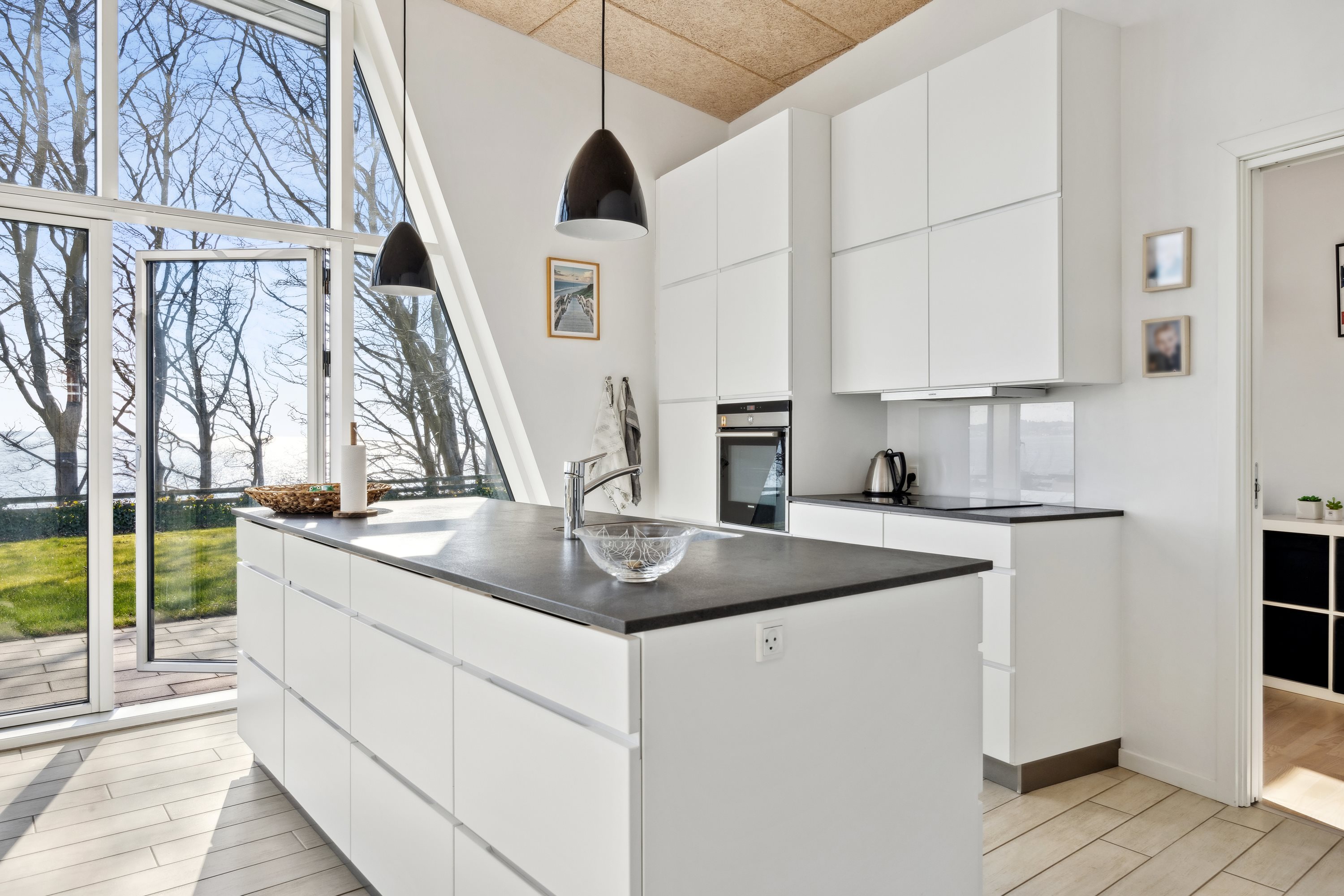 Fremhævet køkken billede i fuldskærmstilstand. Billede af Makrelvej 9, Egsmark Strand, 8400 Ebeltoft