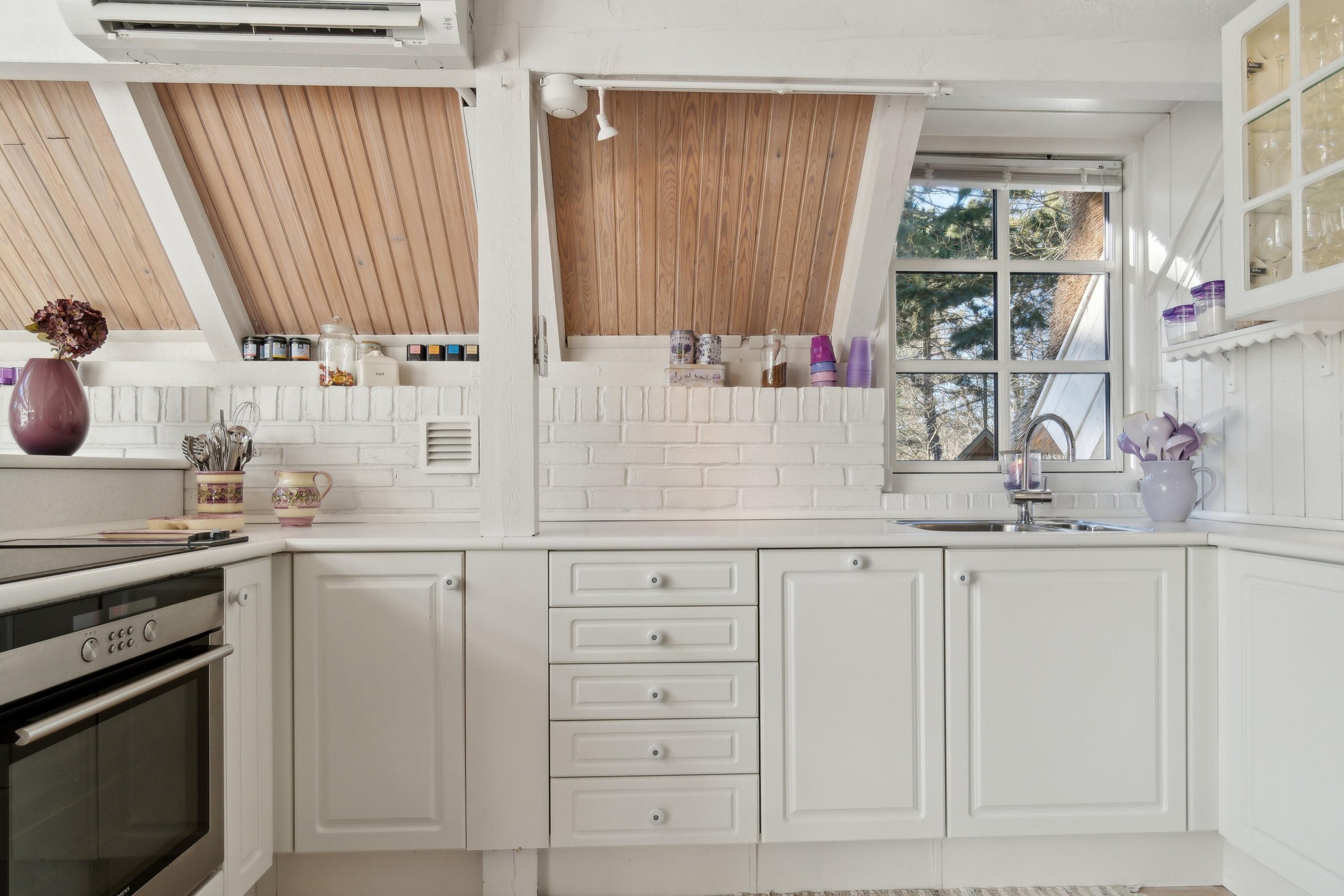 Fremhævet køkken billede i fuldskærmstilstand. Billede af Fyrrevangen 8, Asserbo, 3300 Frederiksværk