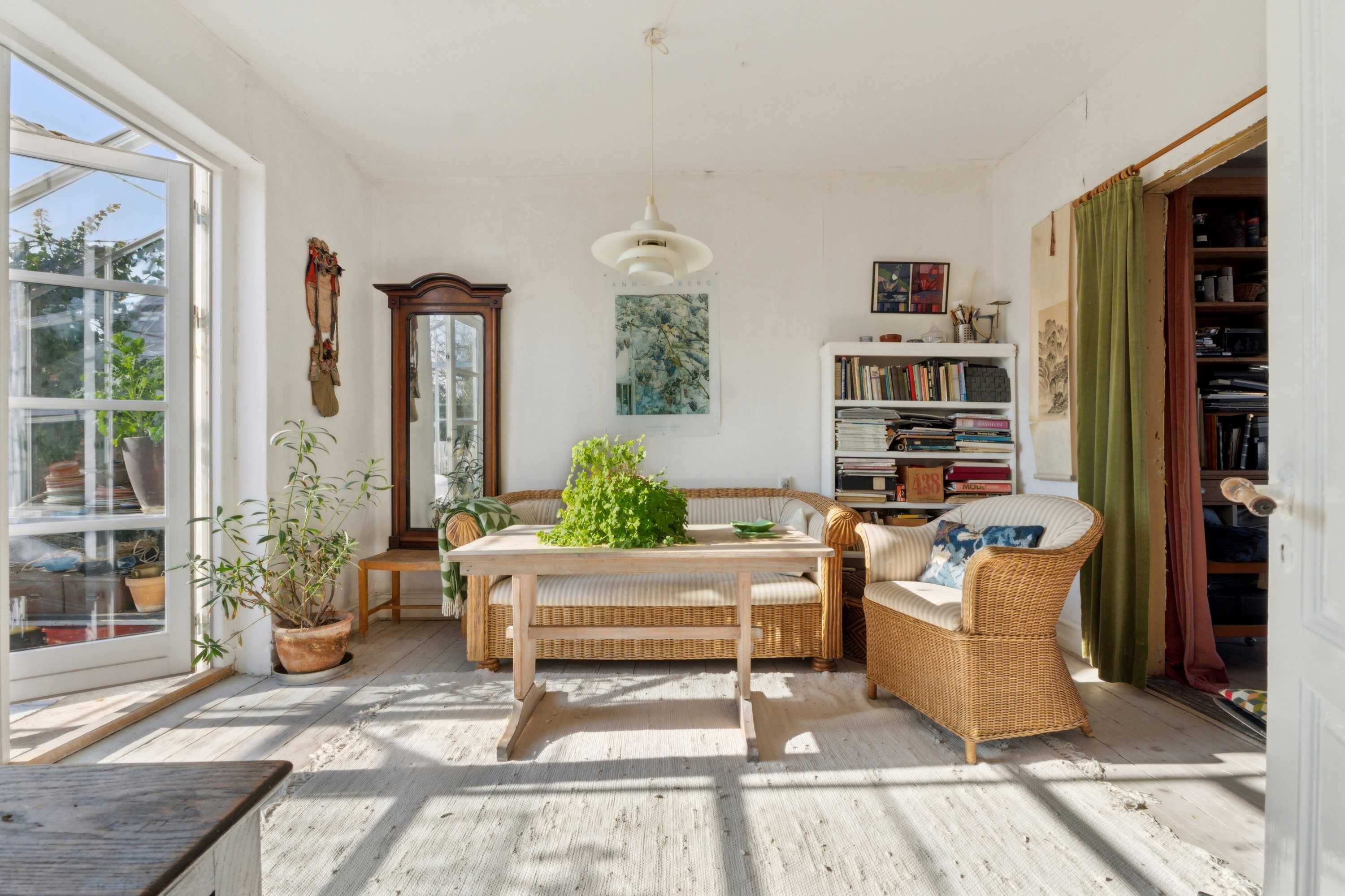 Fremhævet stue billede i fuldskærmstilstand. Billede af Jens Winthers Vej 20, 5900 Rudkøbing