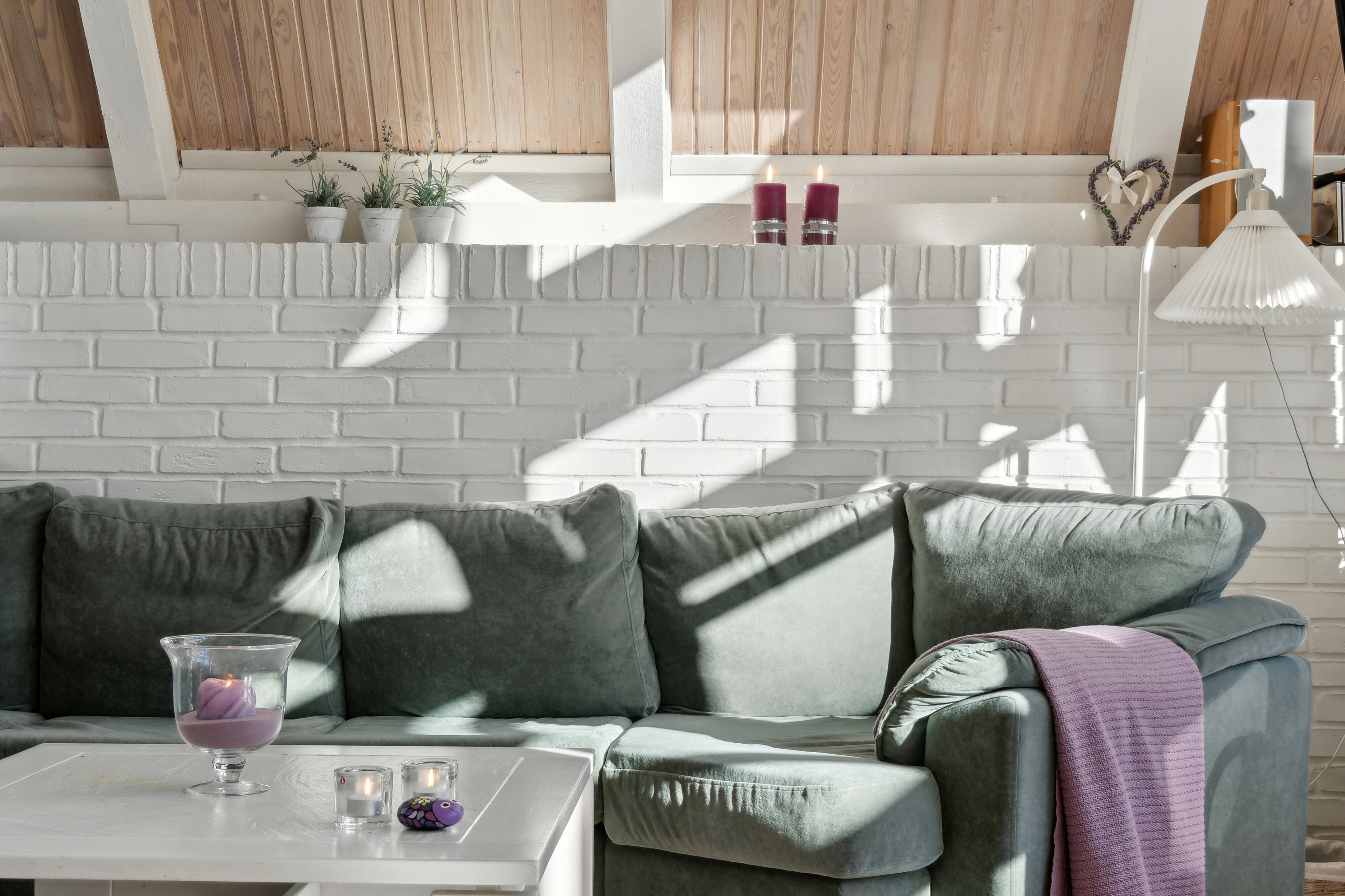 Fremhævet stue billede i fuldskærmstilstand. Billede af Fyrrevangen 8, Asserbo, 3300 Frederiksværk