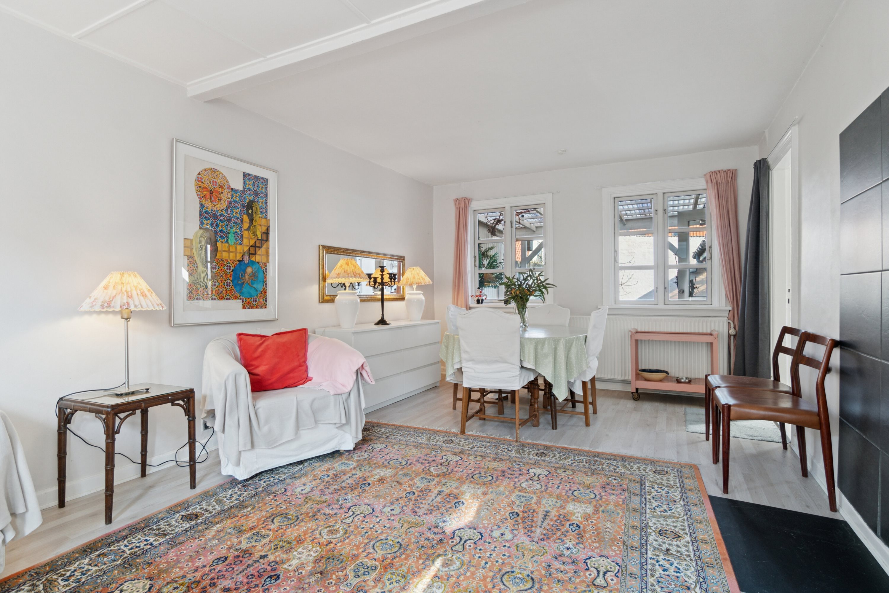 Fremhævet stue billede i fuldskærmstilstand. Billede af Johnsens Tværvej 13, 3700 Rønne