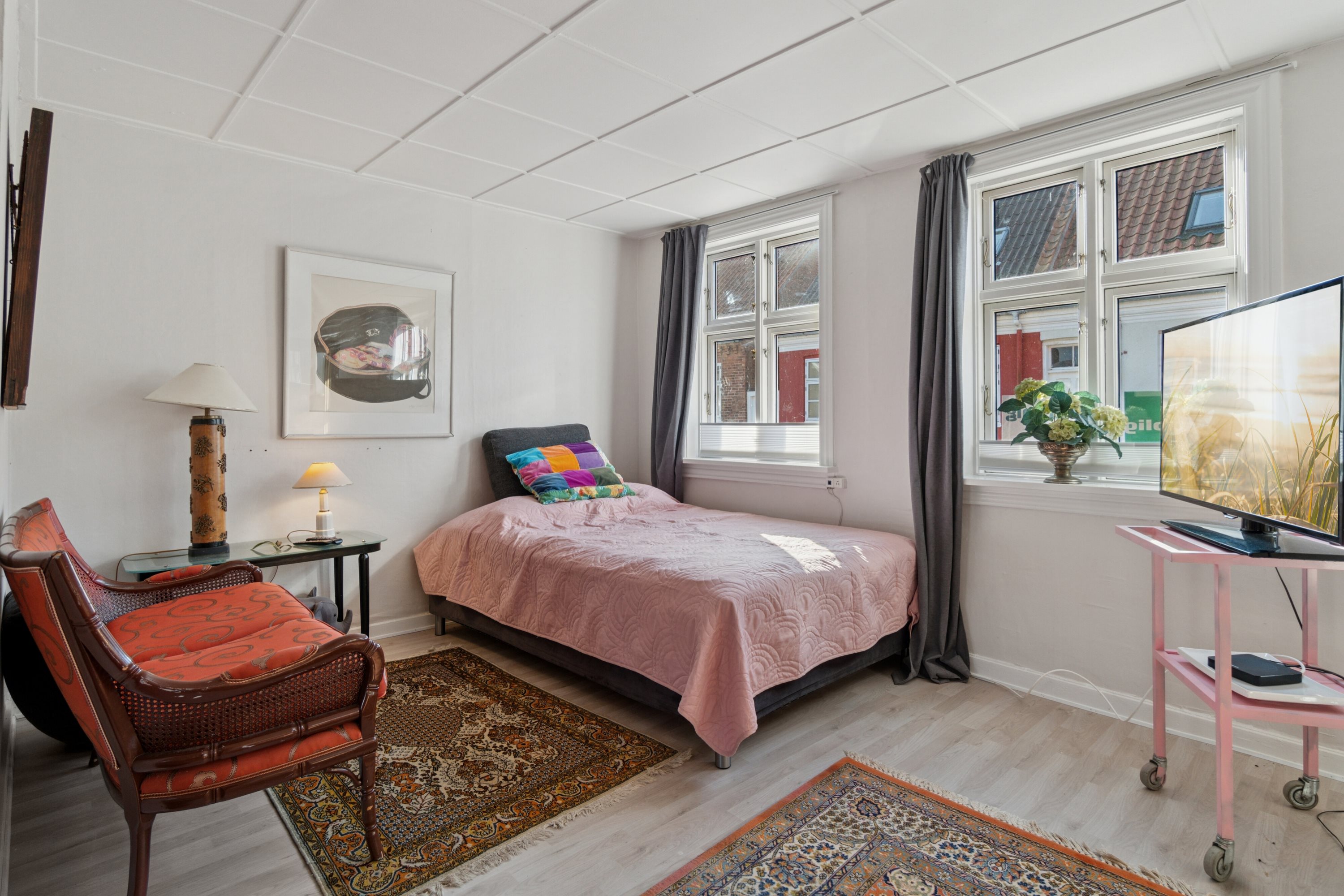 Fremhævet soveværelse billede i fuldskærmstilstand. Billede af Johnsens Tværvej 13, 3700 Rønne