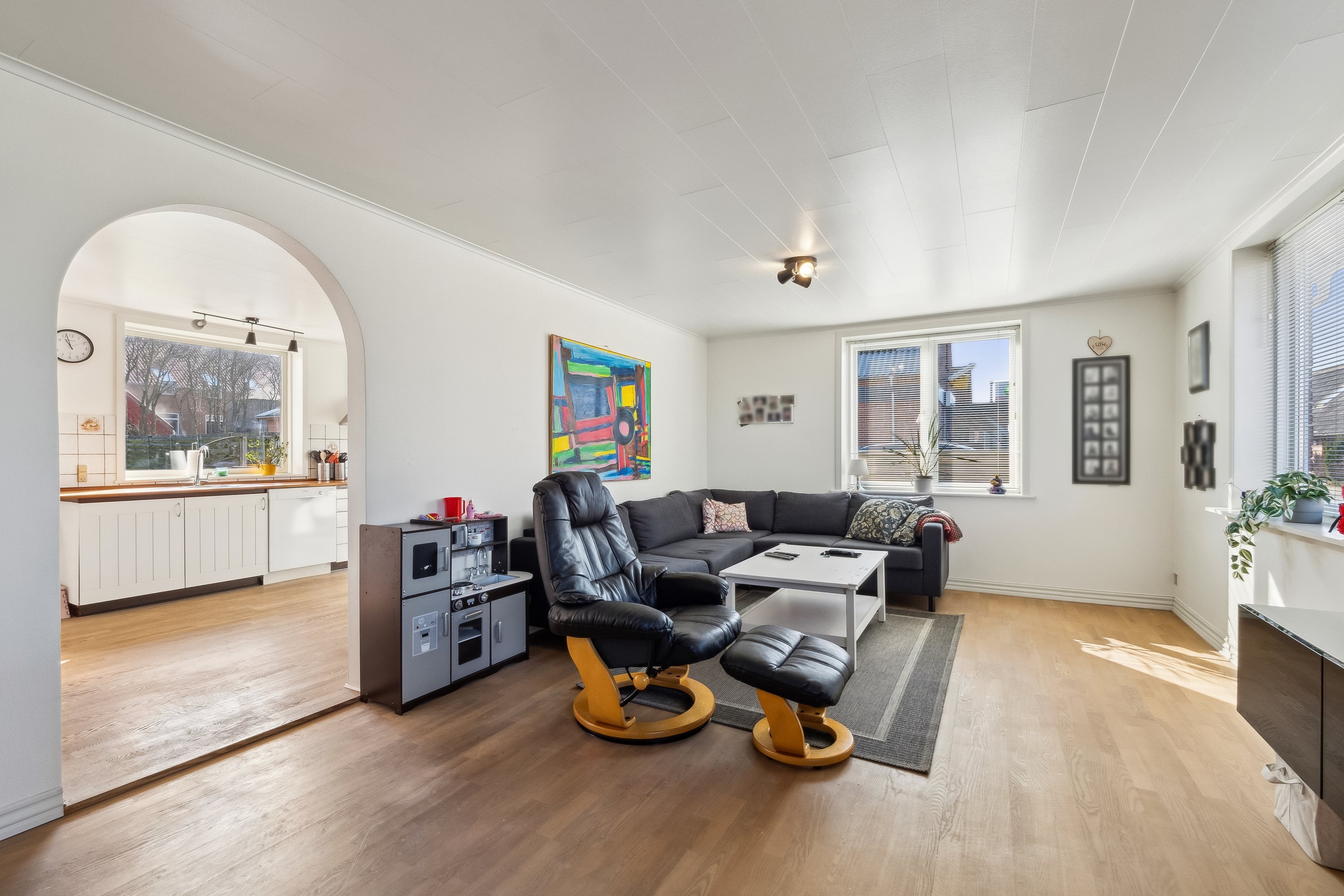 Fremhævet stue billede i fuldskærmstilstand. Billede af Sejersvej 32, Sejerslev, 7900 Nykøbing M