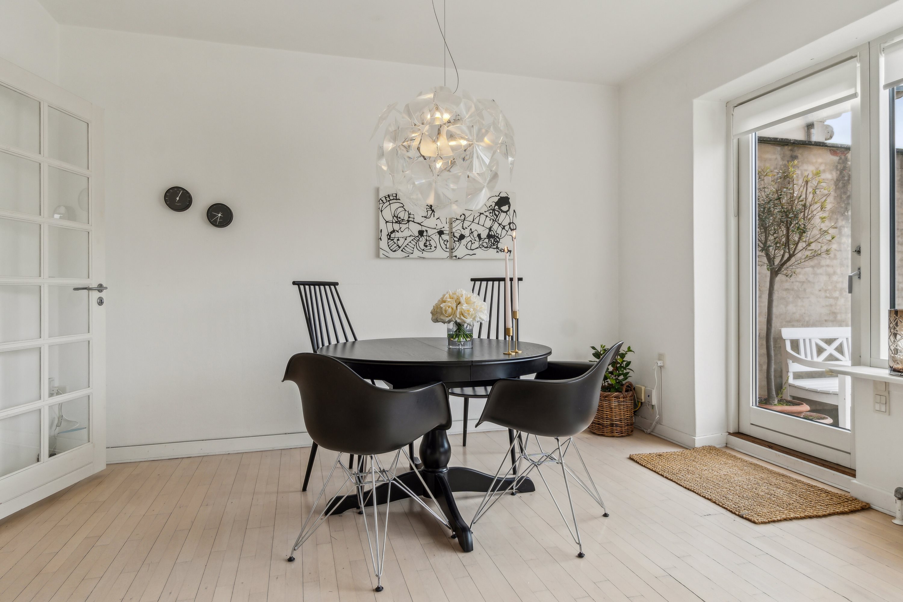 Fremhævet spisestue billede i fuldskærmstilstand. Billede af Elletoften 8, 2800 Kongens Lyngby