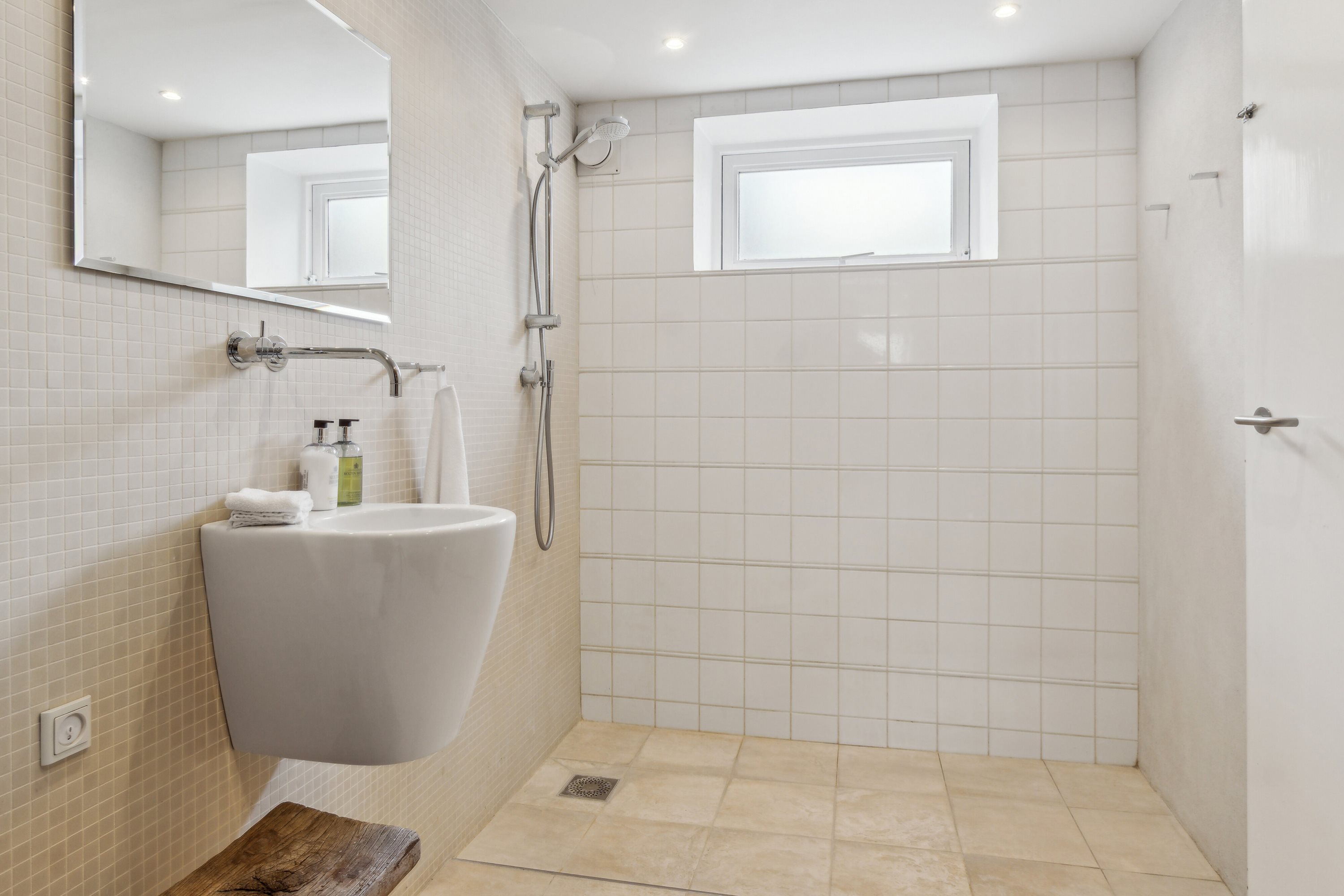 Fremhævet badeværelse billede i fuldskærmstilstand. Billede af Elletoften 8, 2800 Kongens Lyngby