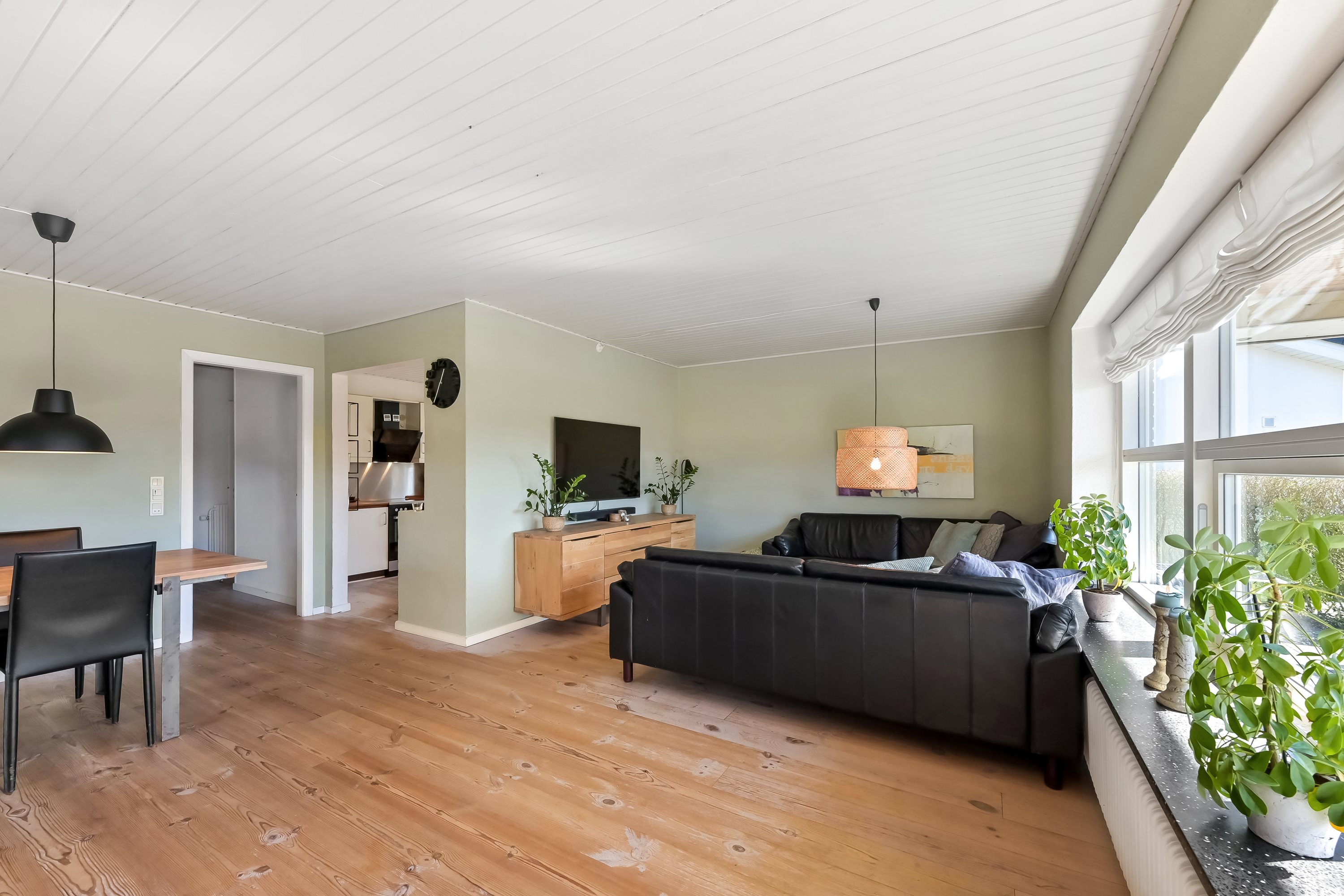 Fremhævet stue billede i fuldskærmstilstand. Billede af J. Skjoldborgs Vej 3, 7400 Herning