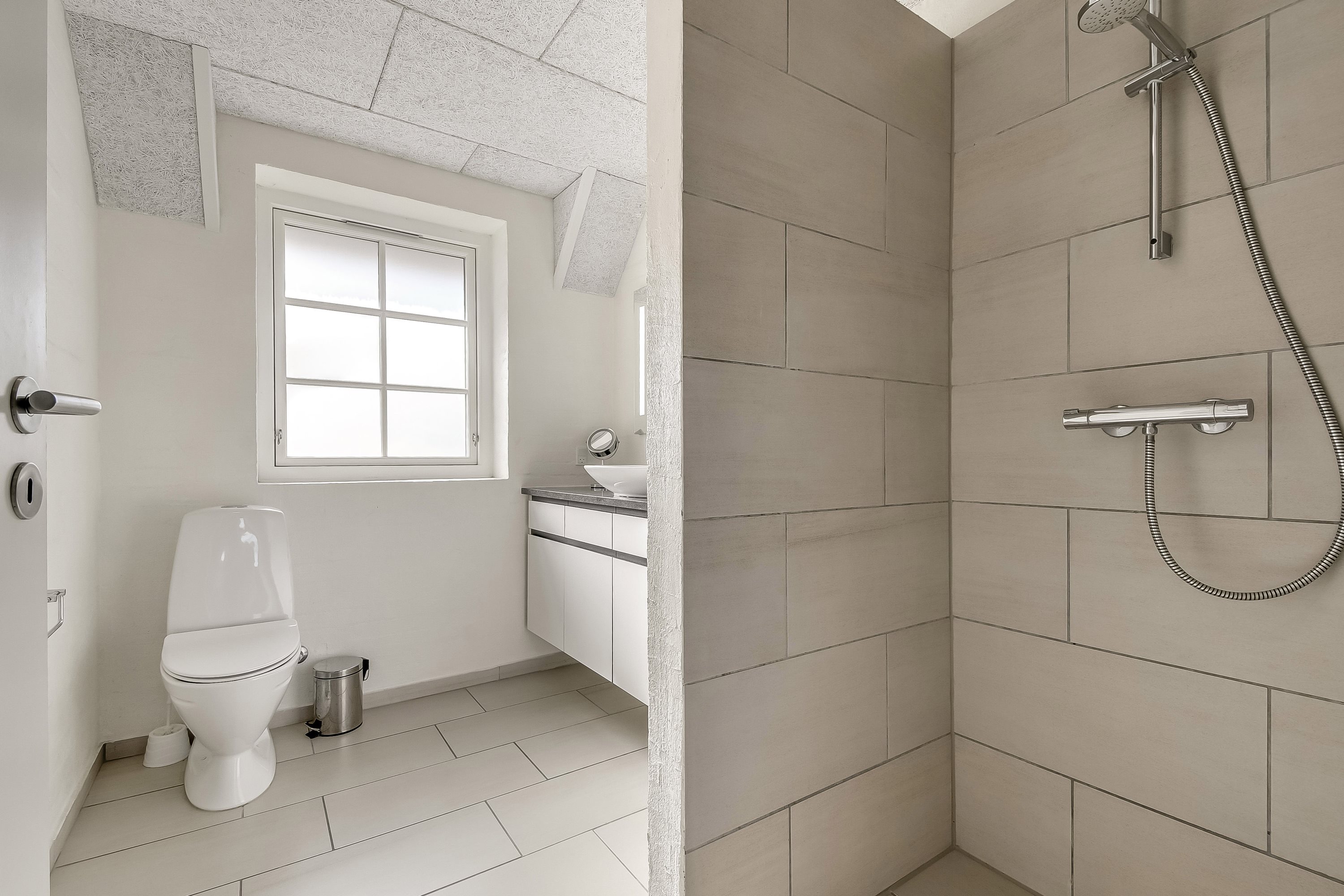 Fremhævet badeværelse billede i fuldskærmstilstand. Billede af Kornbjergvej 19, Husby, 6990 Ulfborg