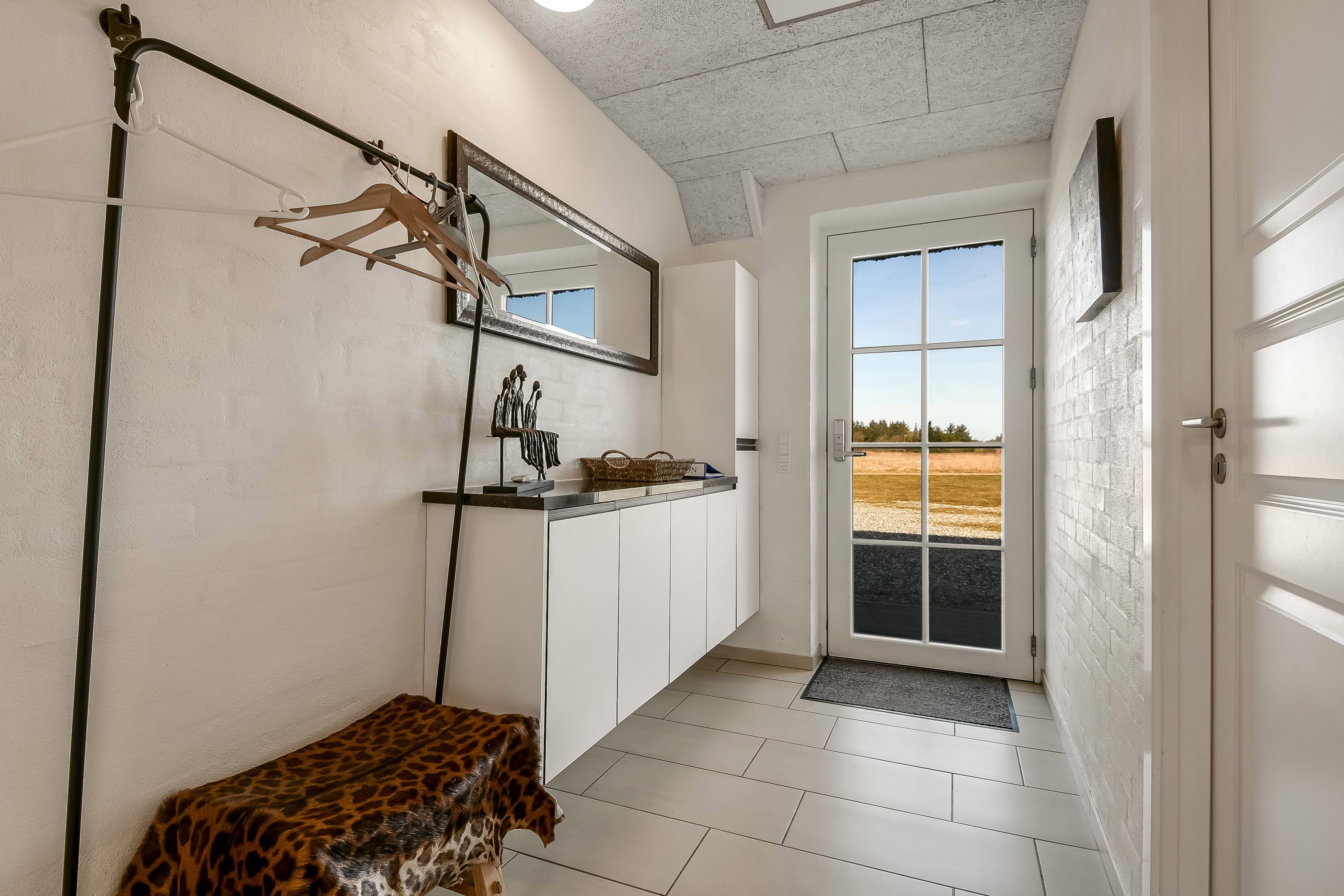 Miniaturebillede 2: entré. Billede af Kornbjergvej 19, Husby, 6990 Ulfborg