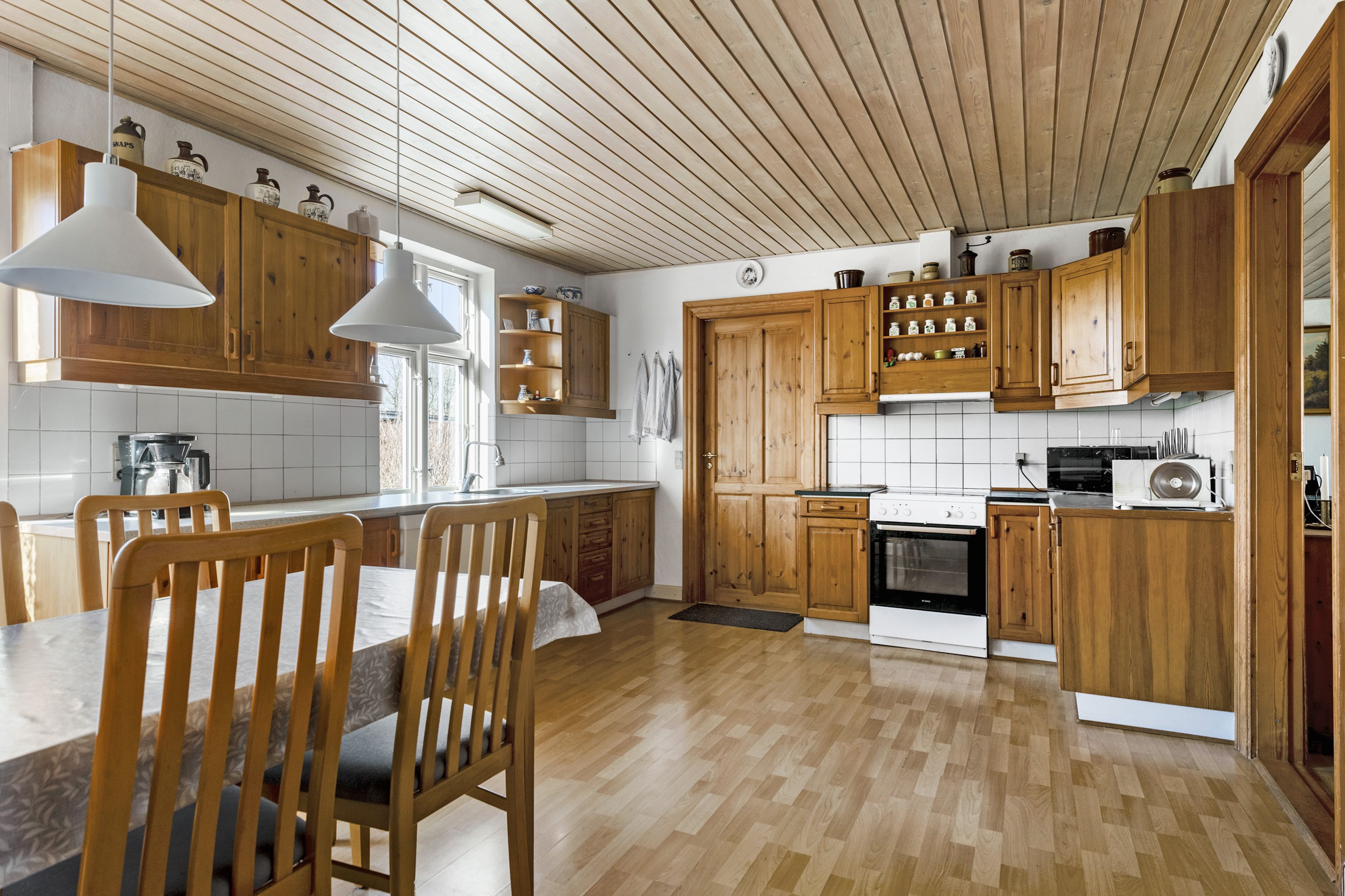 Fremhævet køkken billede i fuldskærmstilstand. Billede af Krogsgade 4, Gylling, 8300 Odder