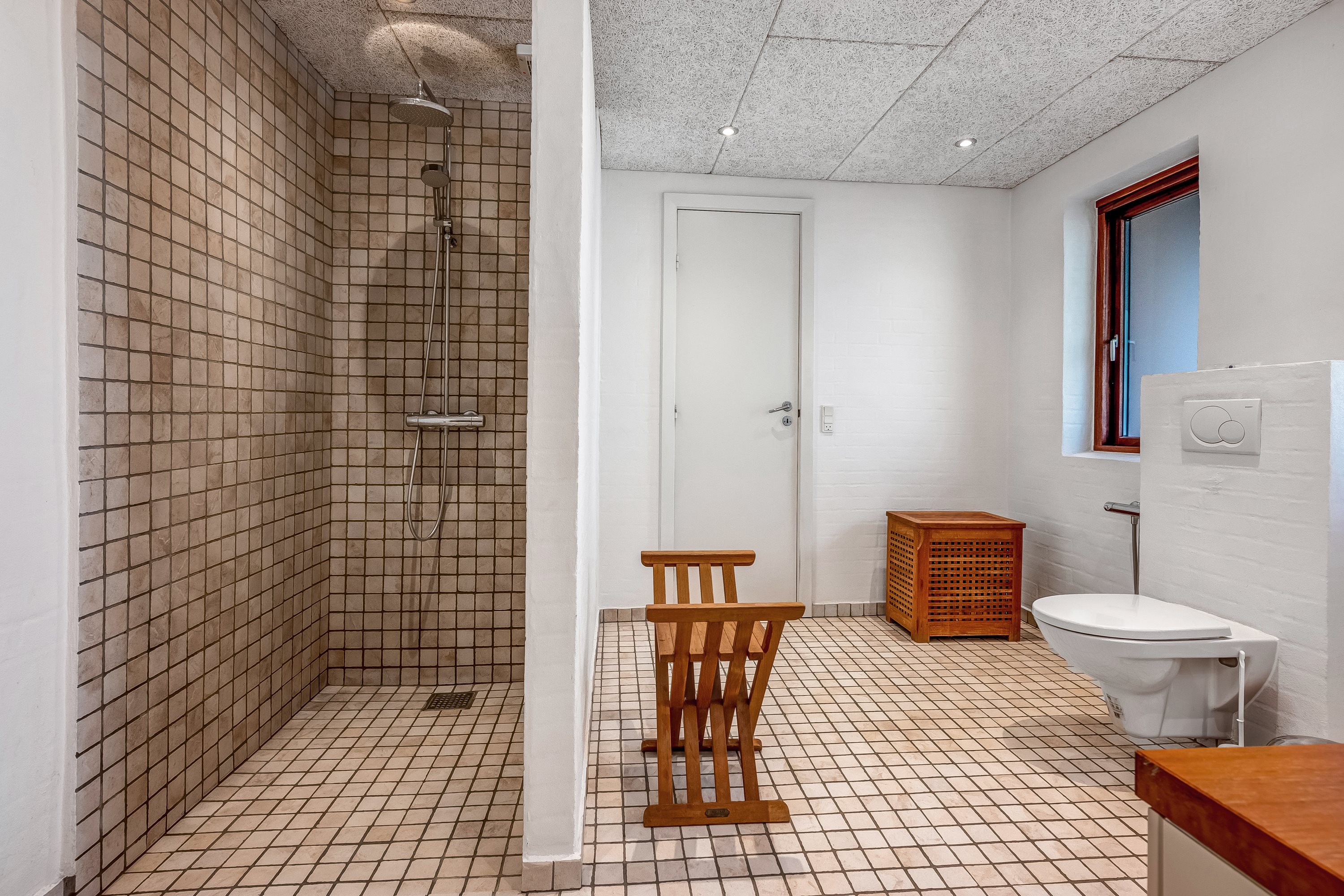 Fremhævet badeværelse billede i fuldskærmstilstand. Billede af Trabjergvej 1, 7500 Holstebro