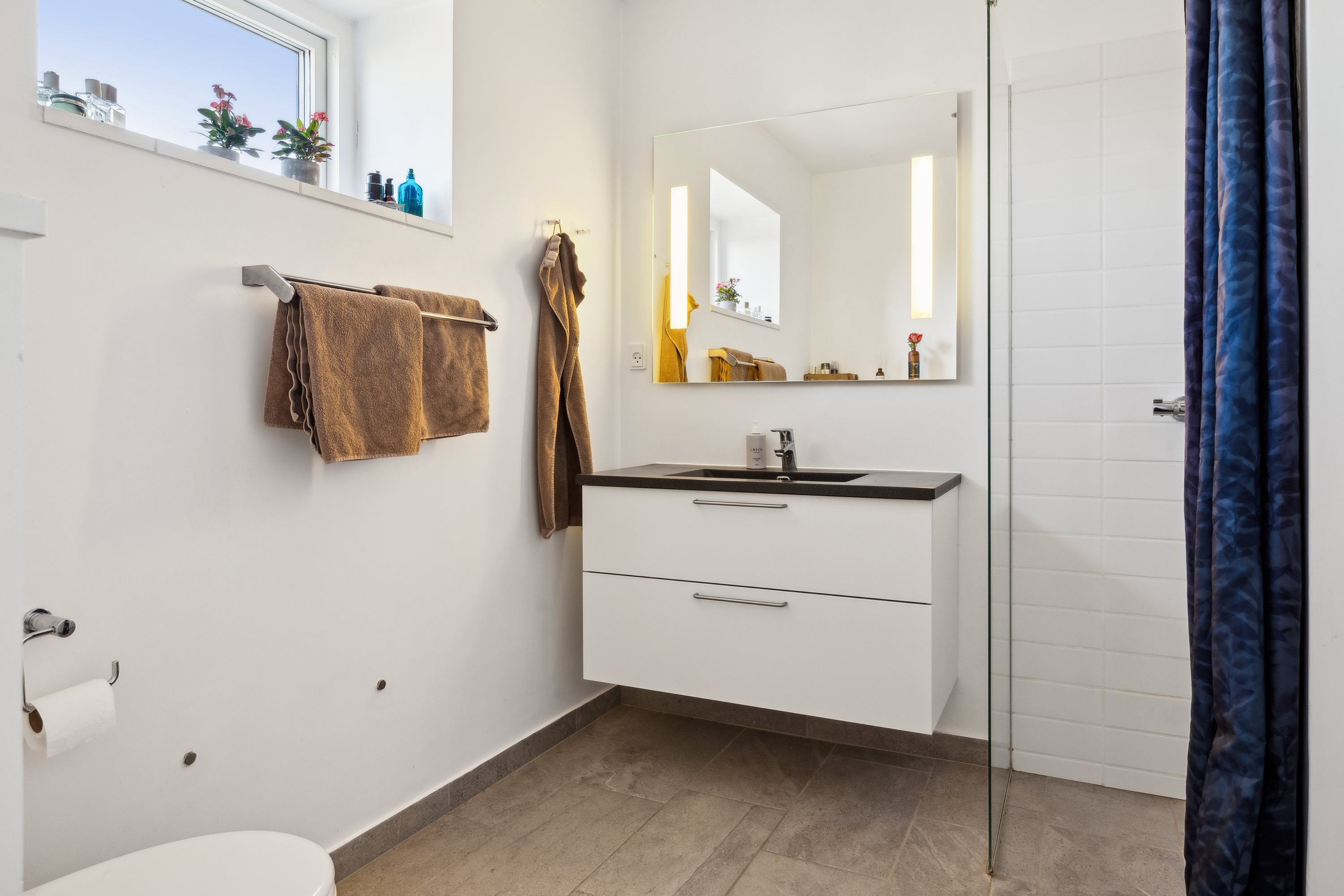 Fremhævet badeværelse billede i fuldskærmstilstand. Billede af Tretommervej 58, 8240 Risskov