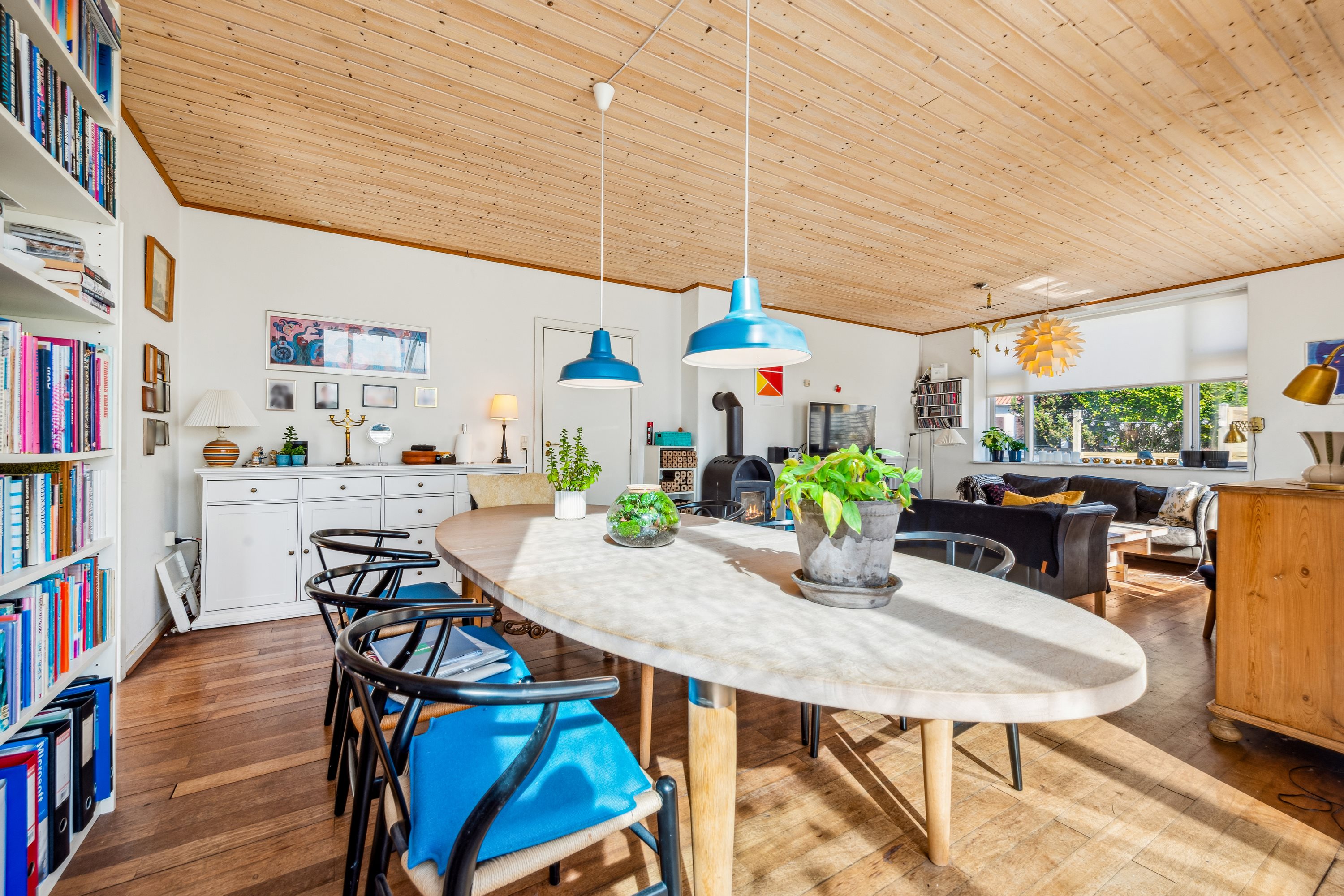 Fremhævet stue billede i fuldskærmstilstand. Billede af Brønshøjholms Allé 43, 2700 Brønshøj