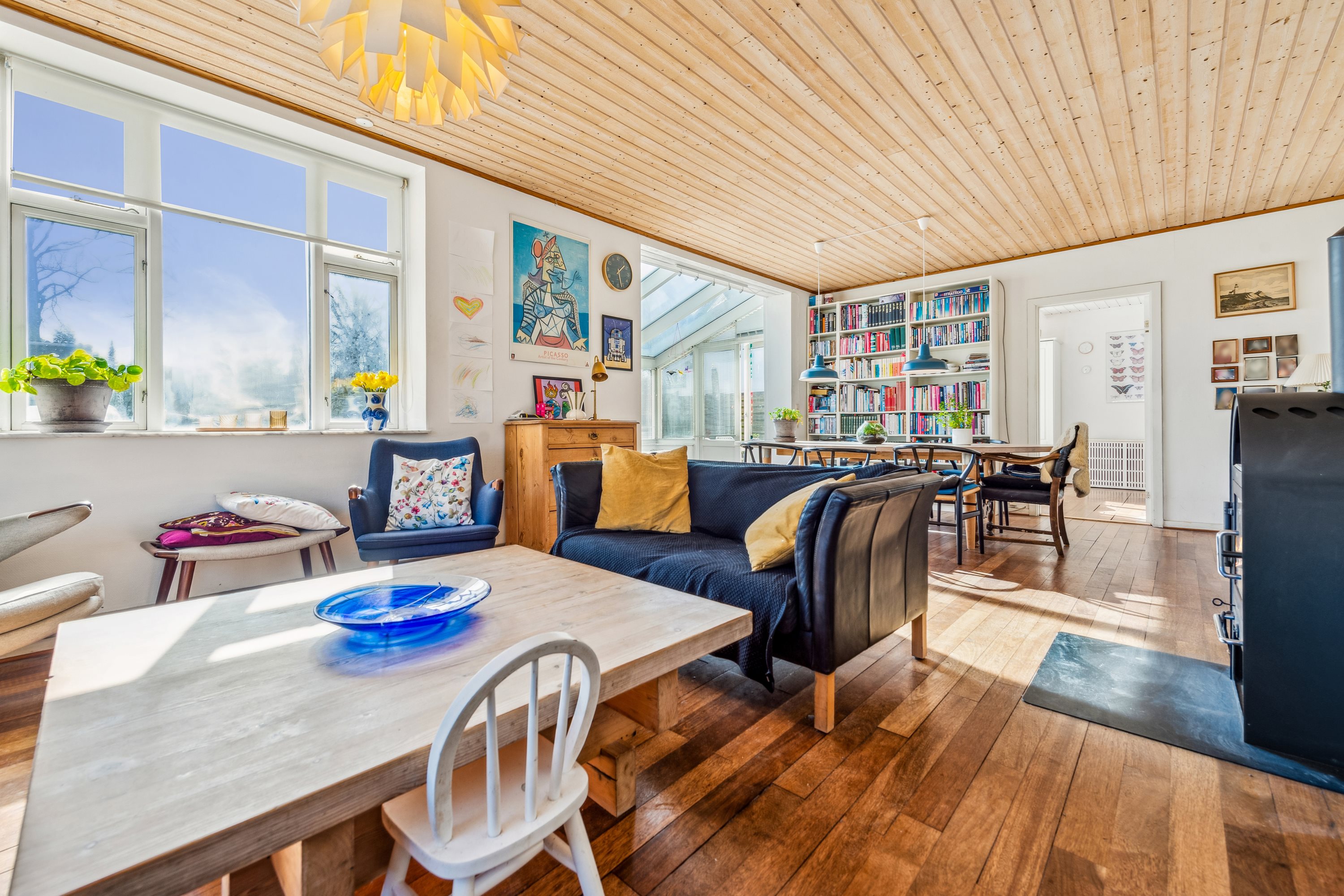 Fremhævet stue billede i fuldskærmstilstand. Billede af Brønshøjholms Allé 43, 2700 Brønshøj