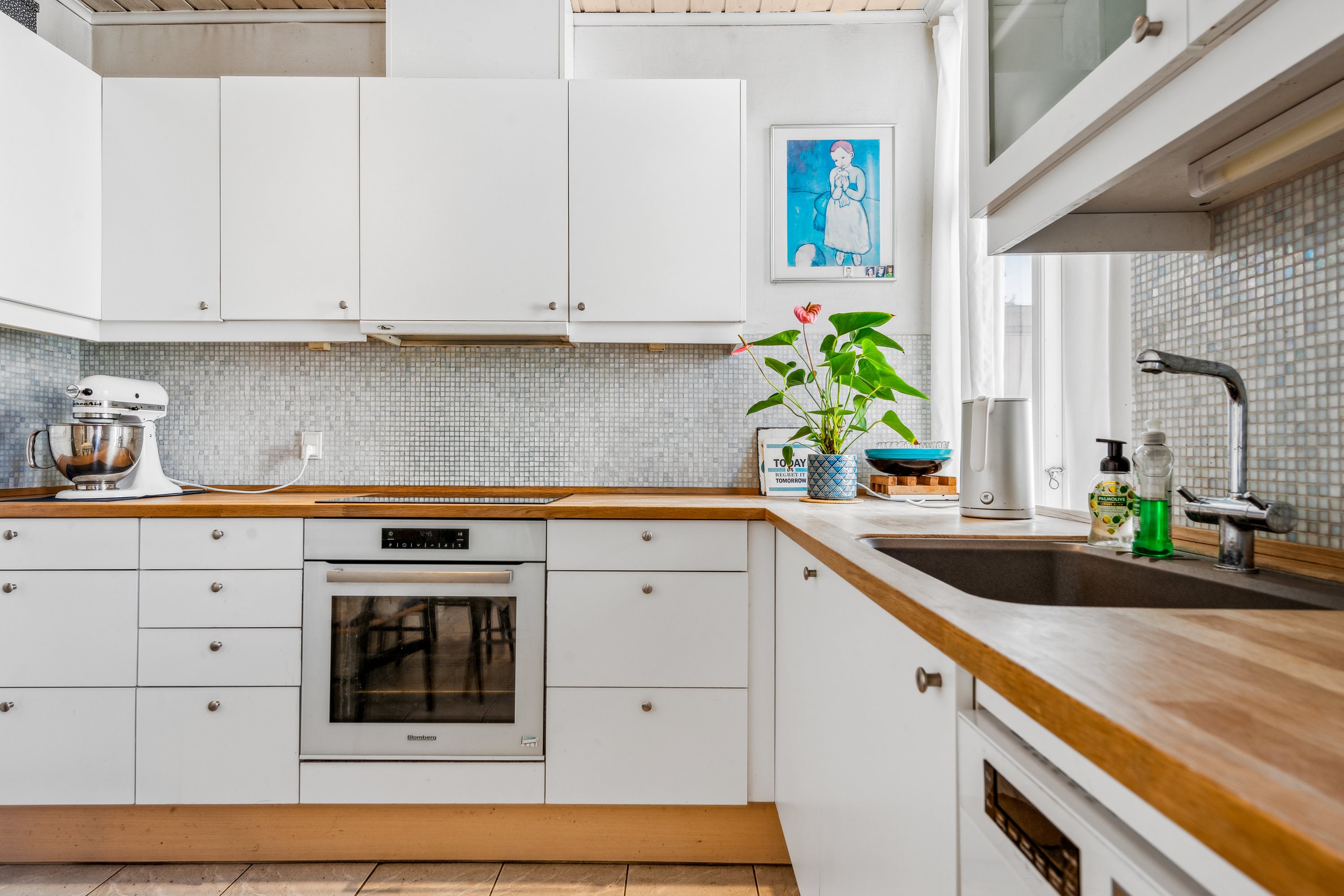 Fremhævet køkken billede i fuldskærmstilstand. Billede af Brønshøjholms Allé 43, 2700 Brønshøj